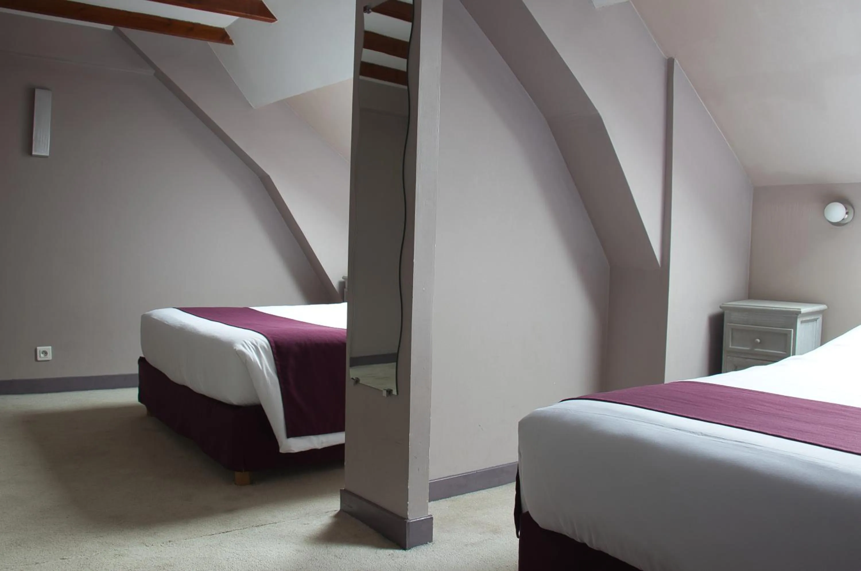 Bedroom, Bed in Cit'Hotel Hôtel Beauséjour