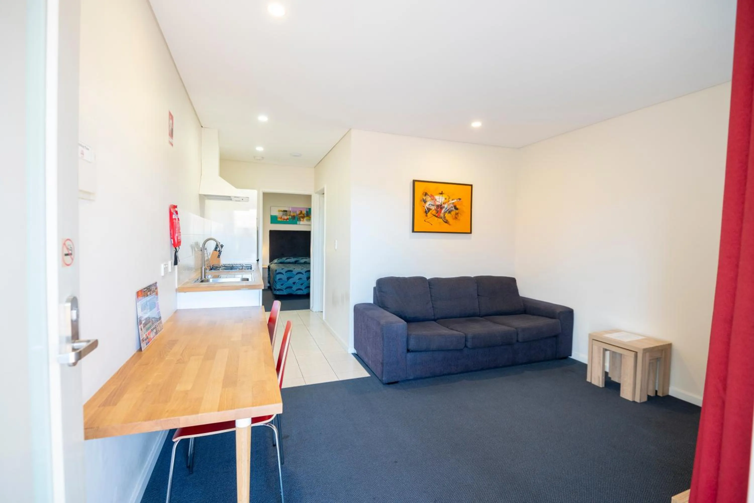 Living room in Bunbury Motel and Apartments