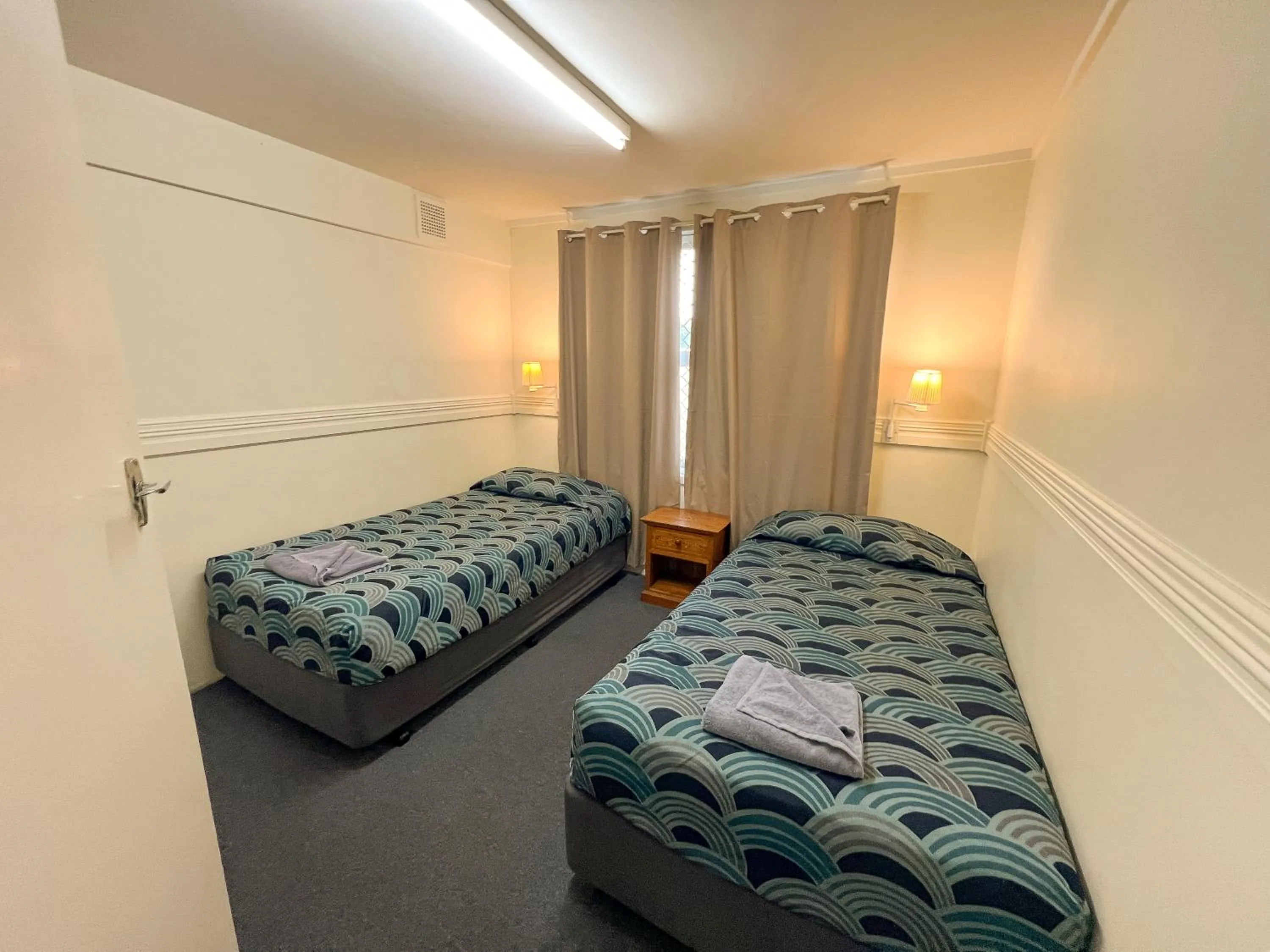 Bed in Bunbury Motel and Apartments