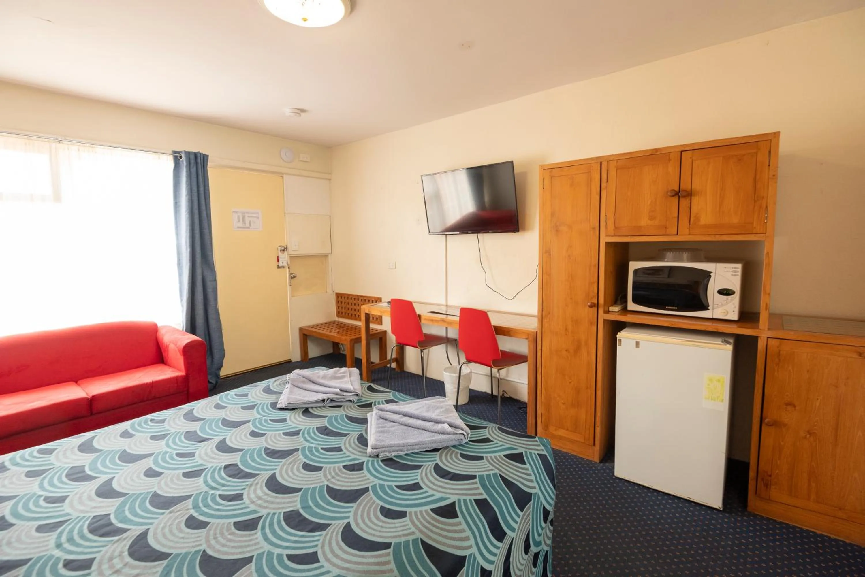 Bed in Bunbury Motel and Apartments