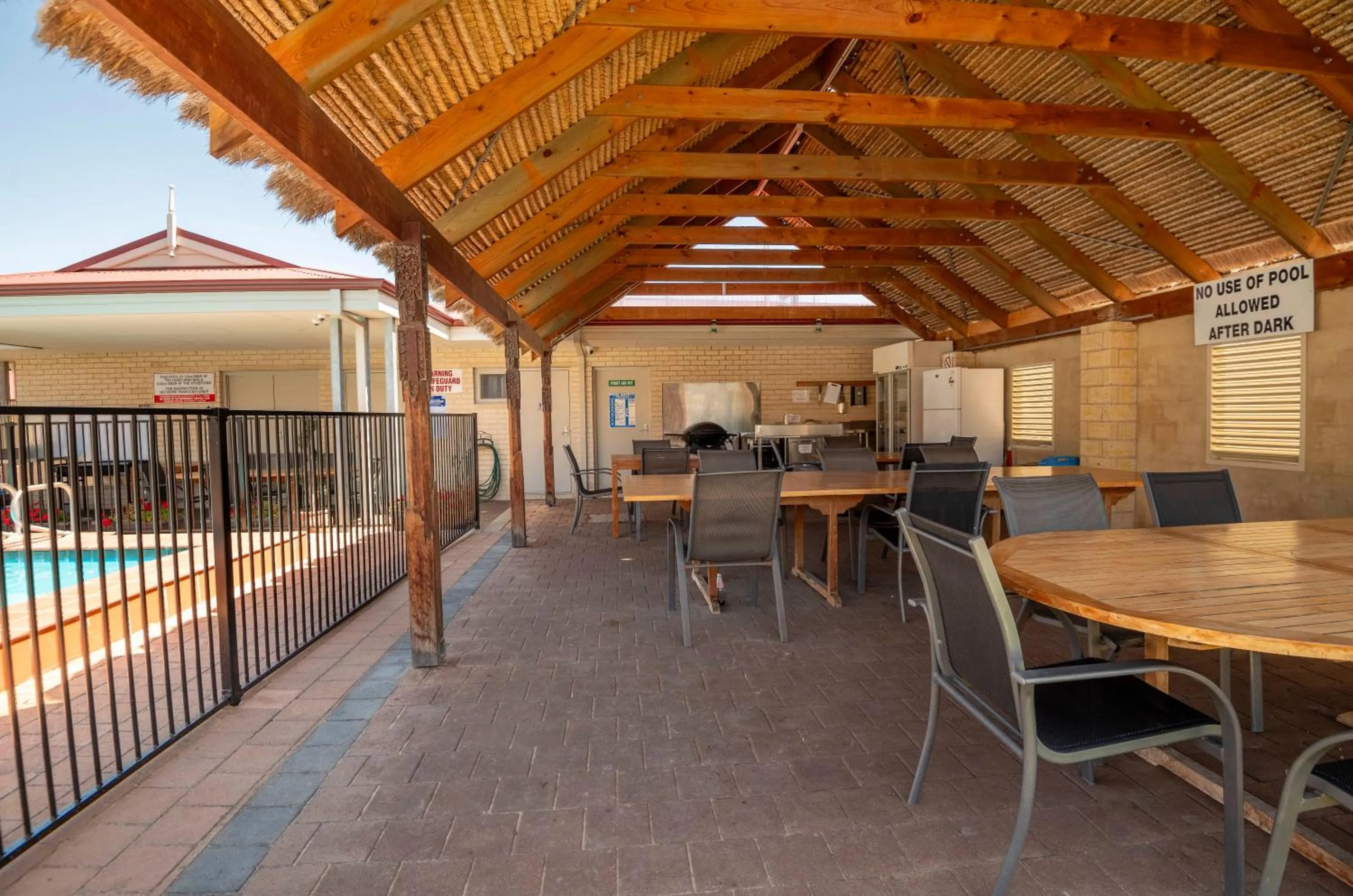 Property building in Bunbury Motel and Apartments