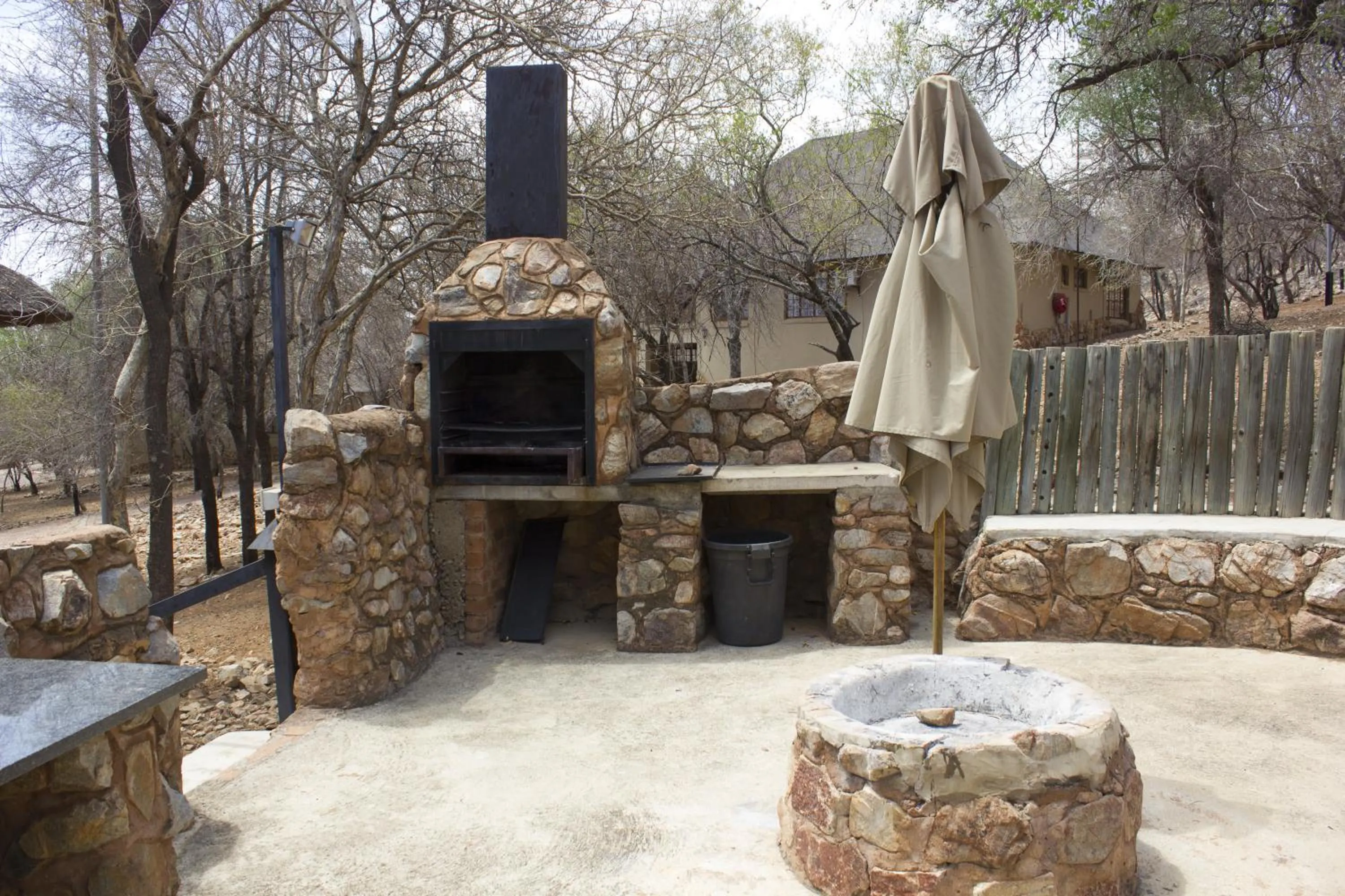 BBQ facilities in Thabaledi Game Lodge
