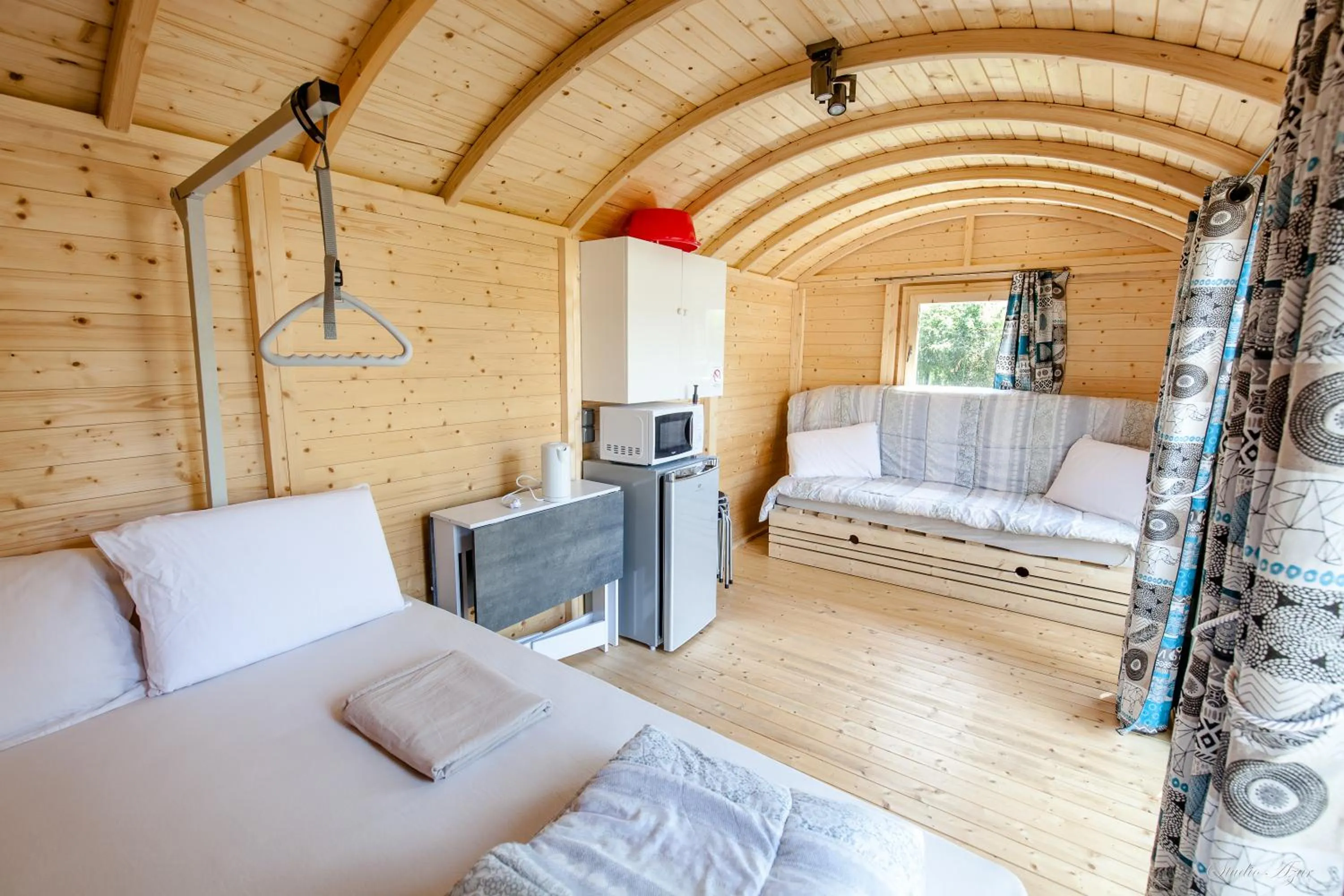 Kitchen or kitchenette in Camping de Tournus - Drole de cabane