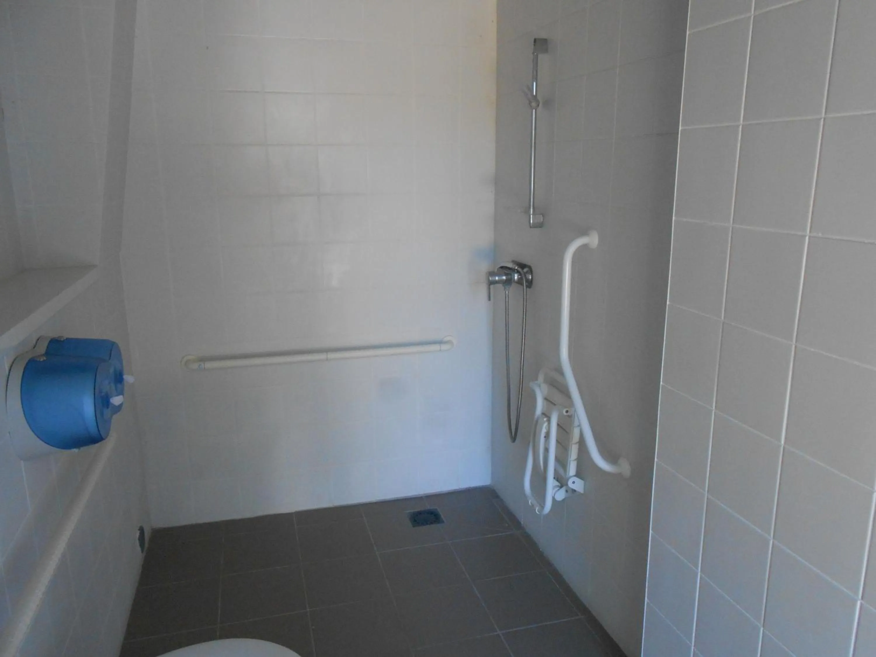 Bathroom in Camping de Tournus - Drole de cabane