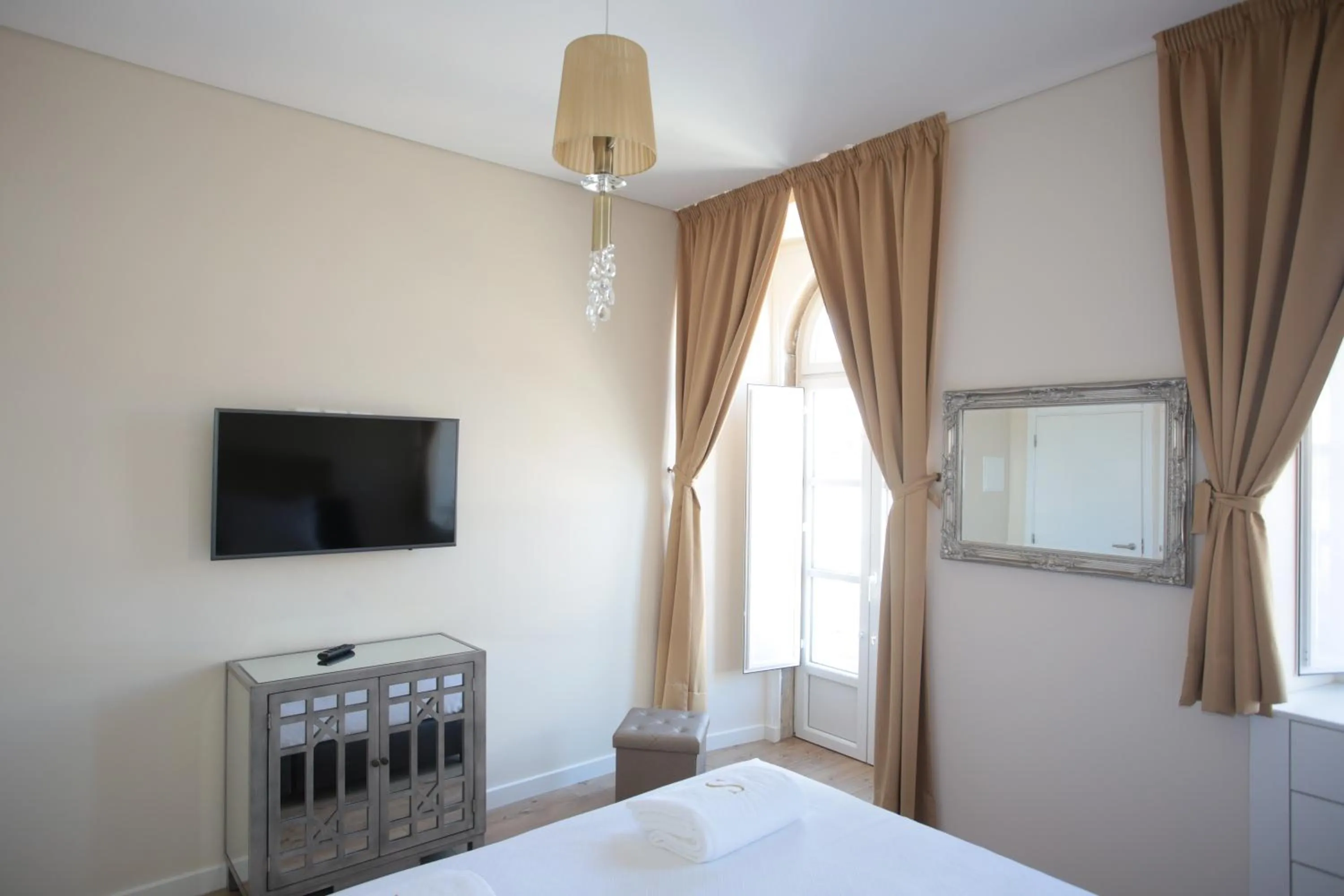 Bedroom, Bed in Suites Guest House