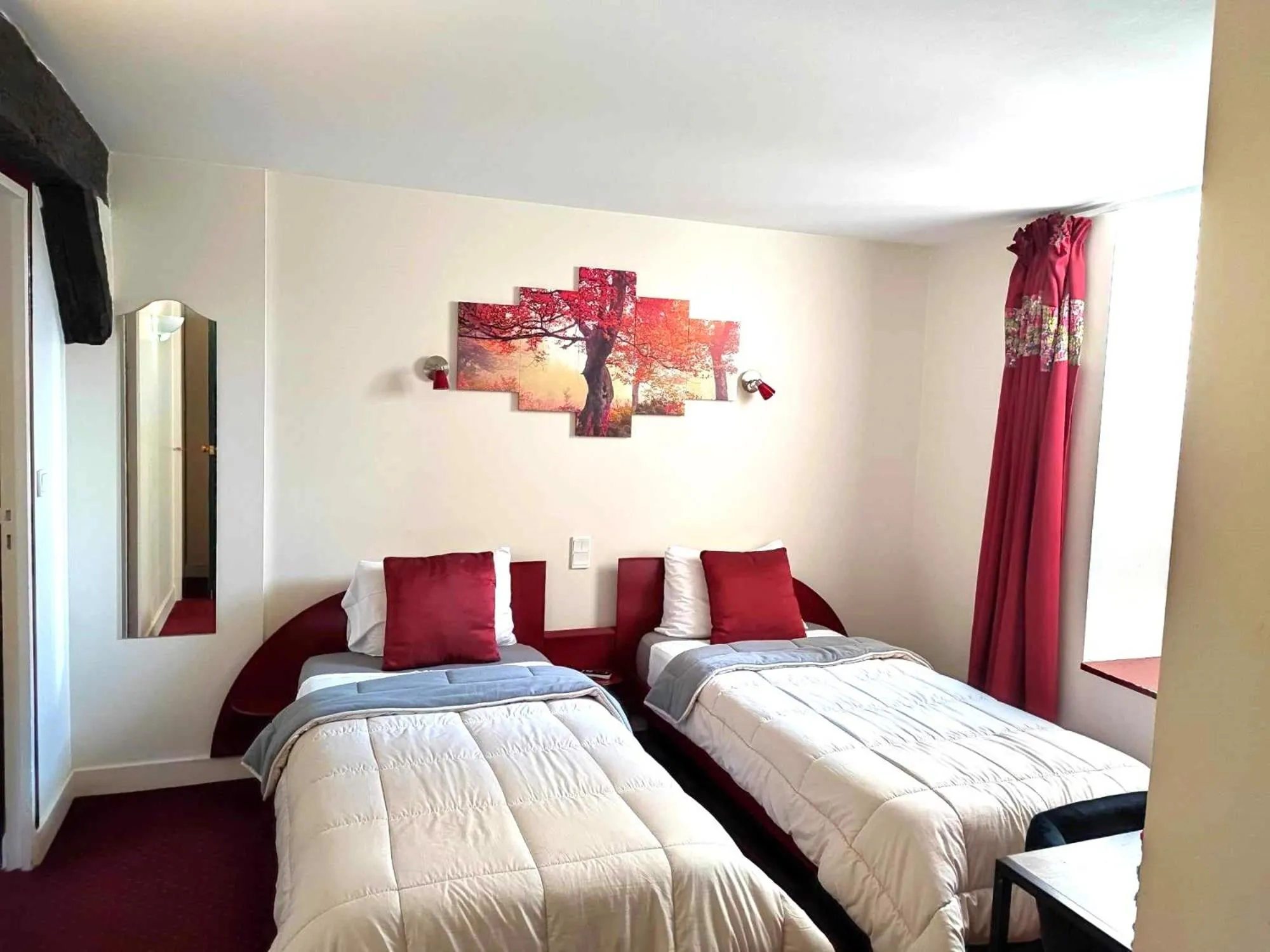 Garden view in Hôtel Jean XXII