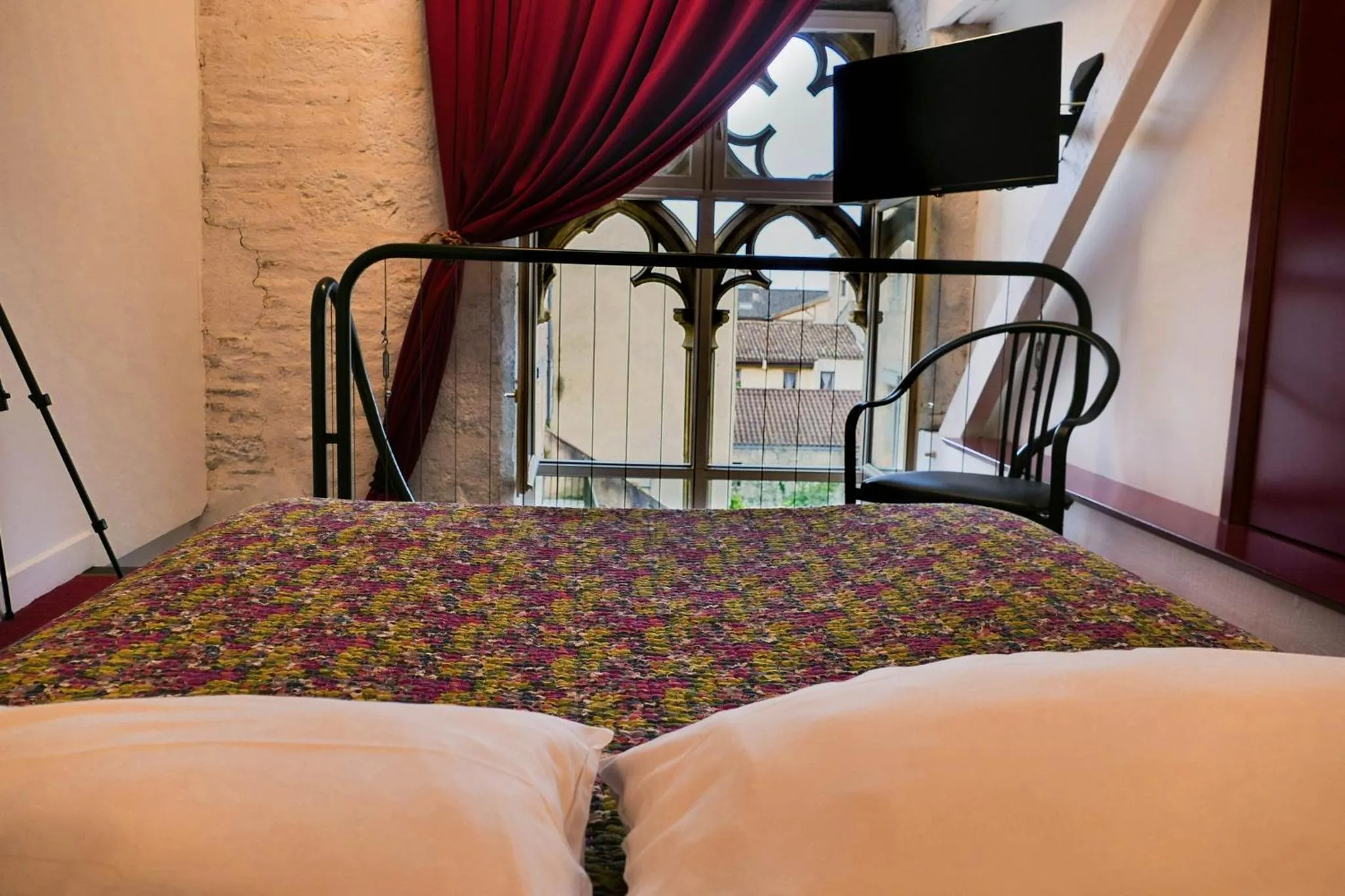 Bed in Hôtel Jean XXII