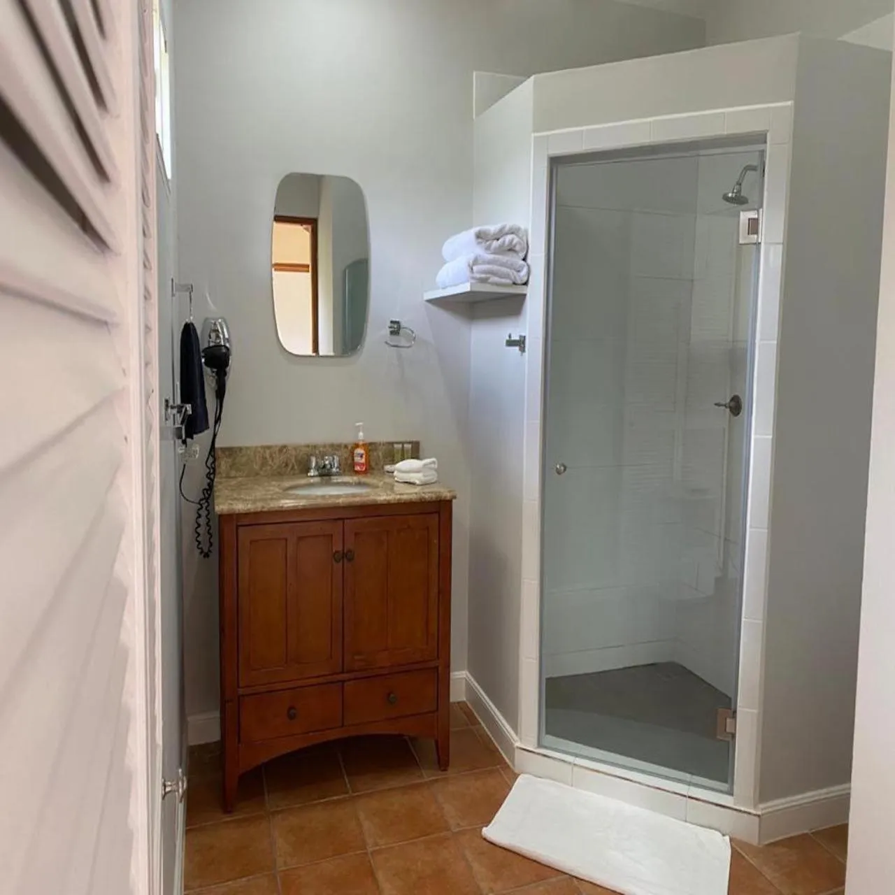 Shower in Coffee Estate Inn