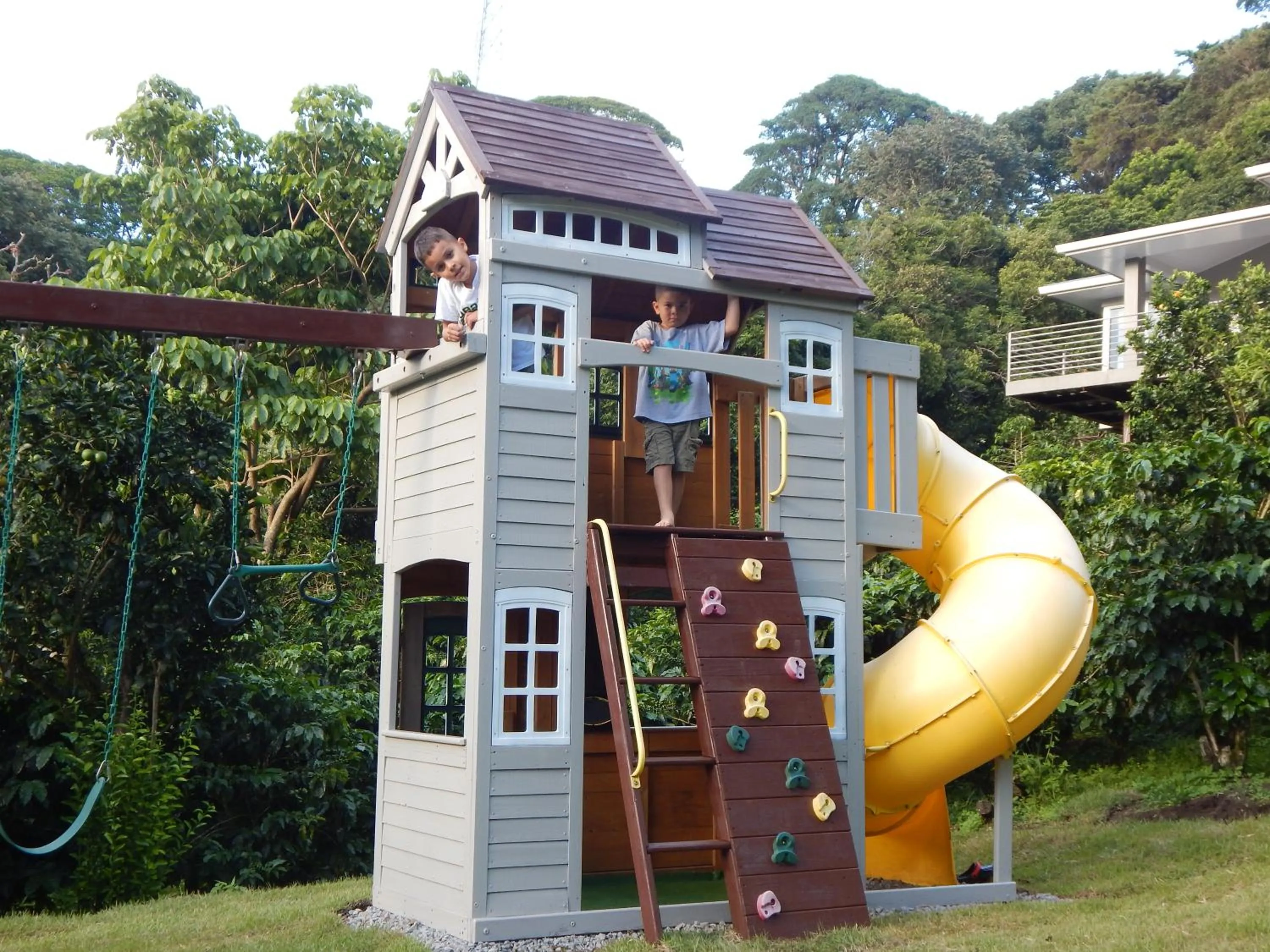 Children play ground in Coffee Estate Inn