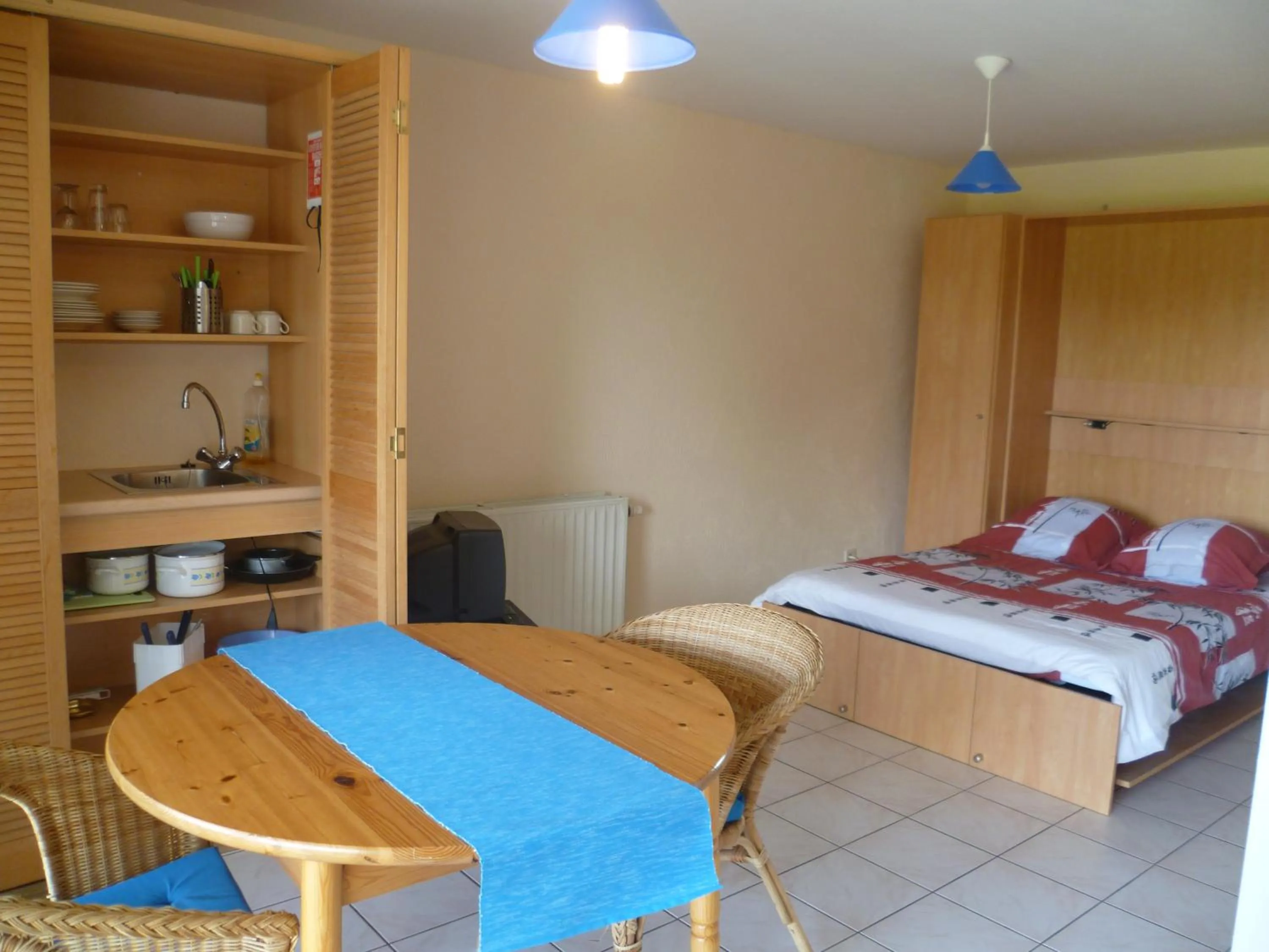 Dining area, Bed in Hotel Dry Les Courtis