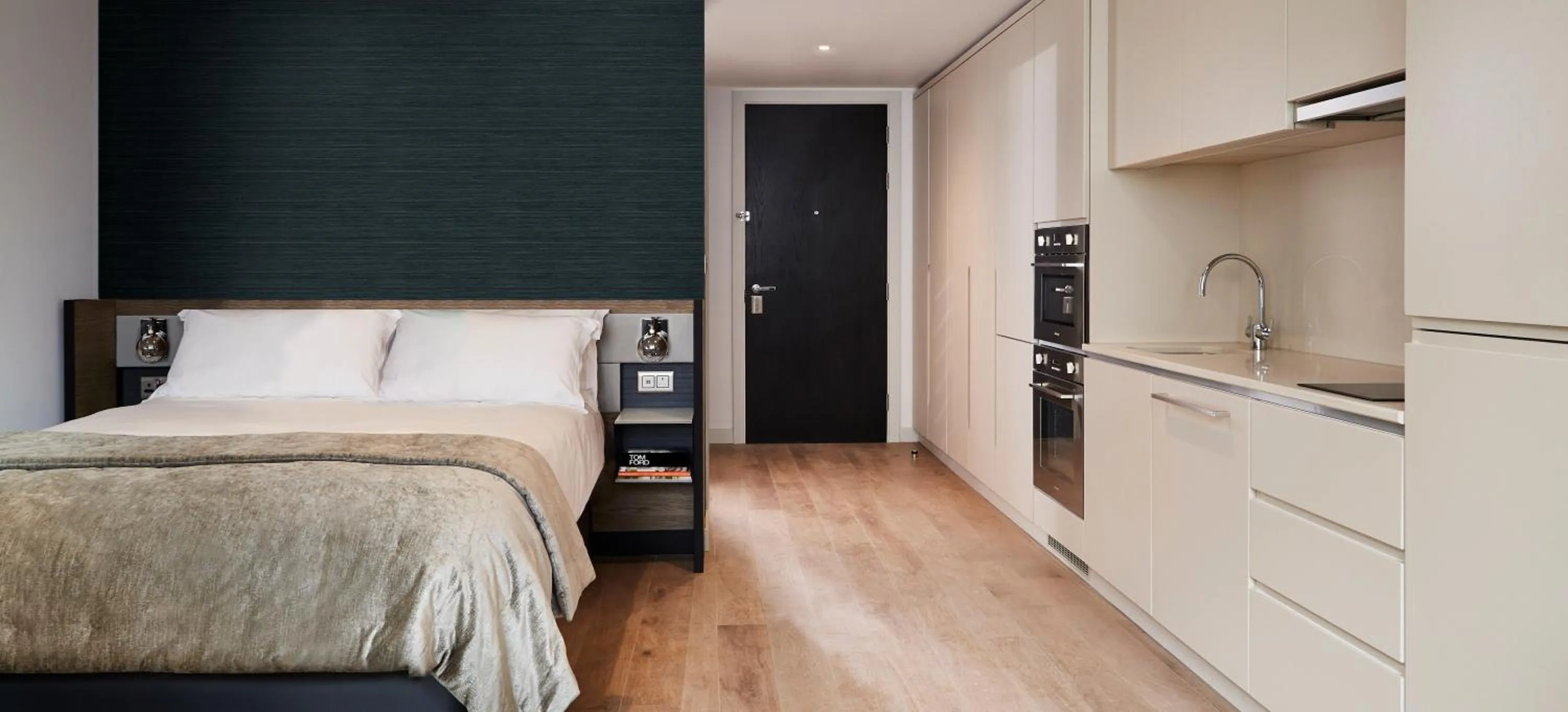 Property building, Bed in CitySuites Aparthotel