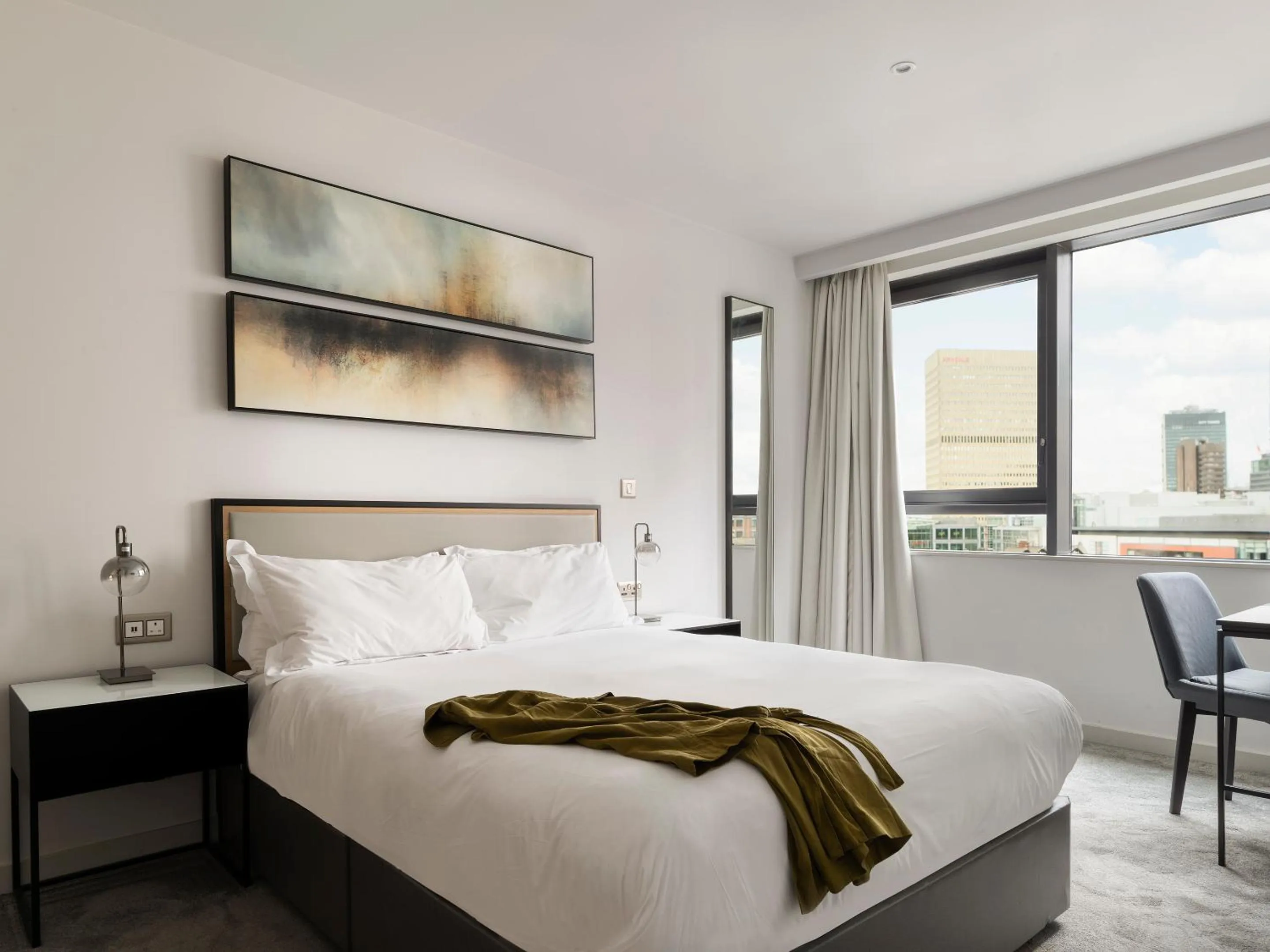 Bedroom, Bed in CitySuites Aparthotel