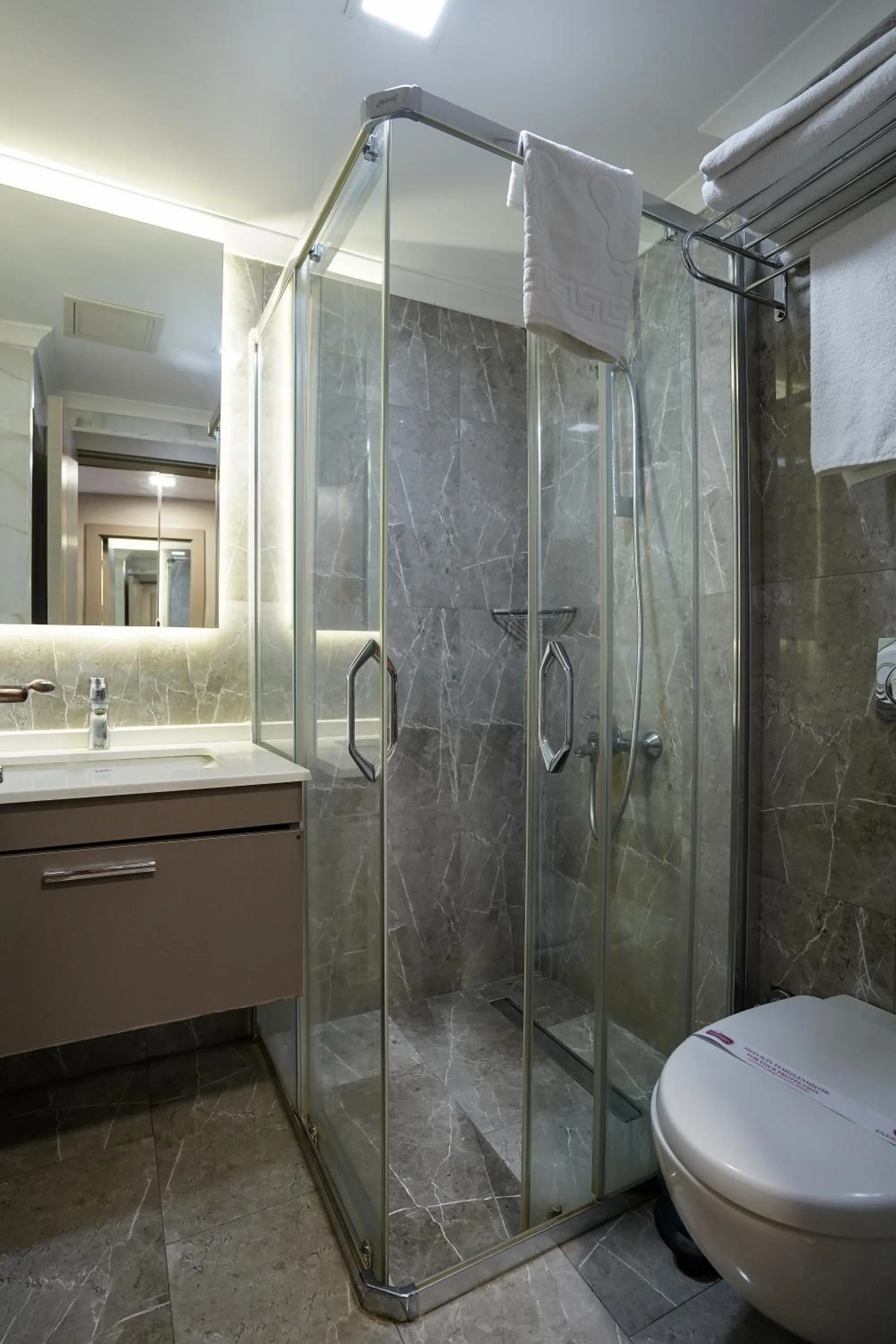 Bathroom in Enerji Otel