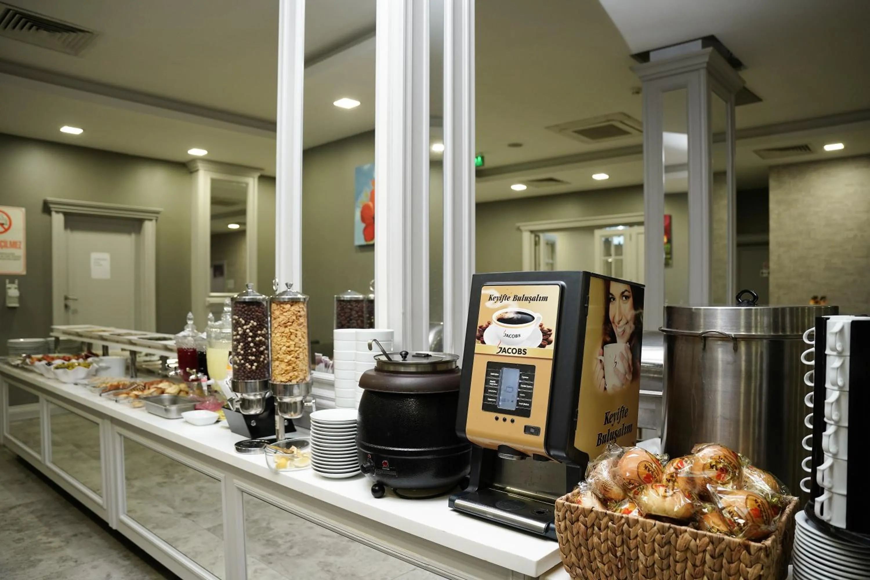 Buffet breakfast in Enerji Otel