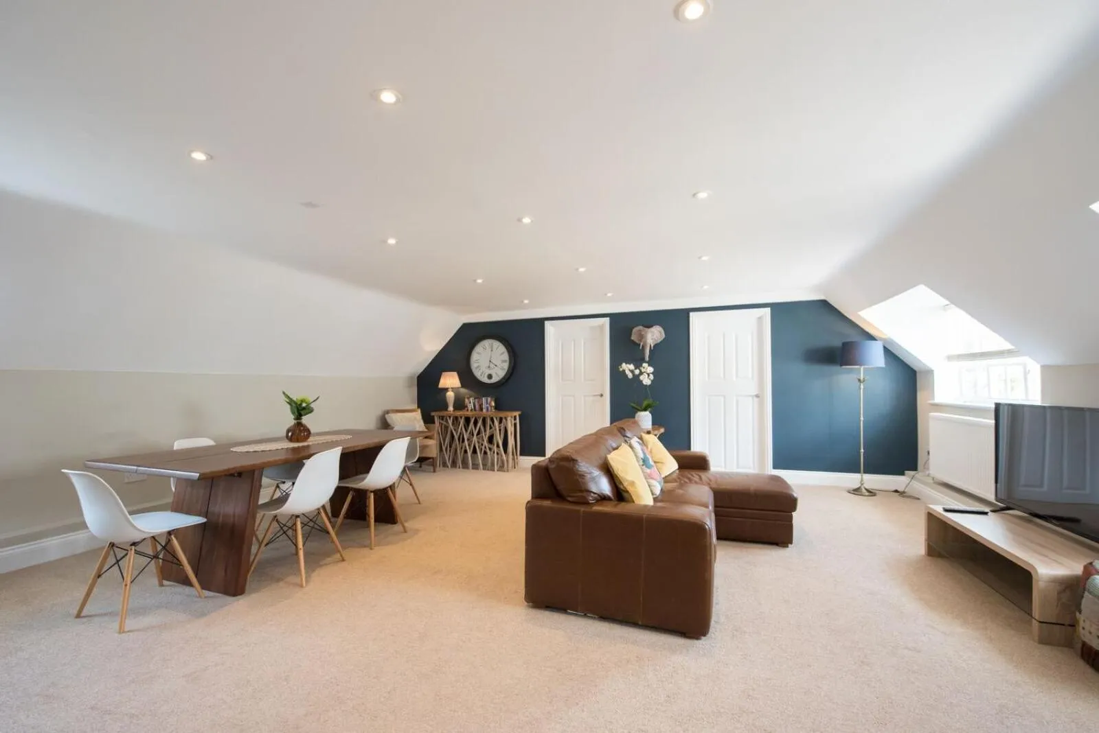 The Lodge at Broadway