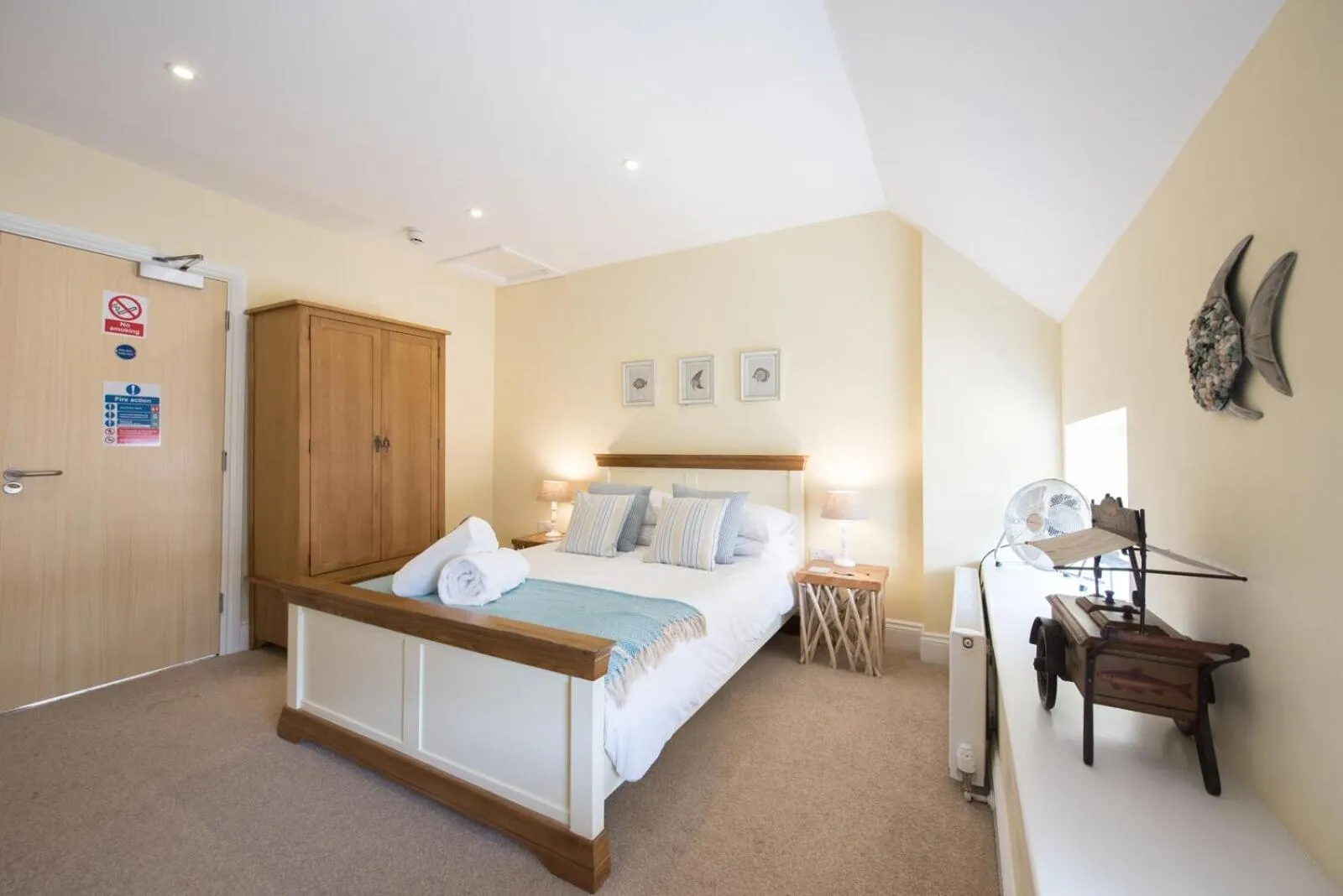 Bed in The Lodge at Broadway