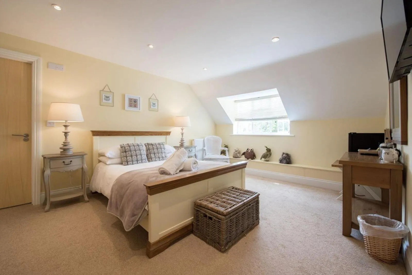 Bed in The Lodge at Broadway