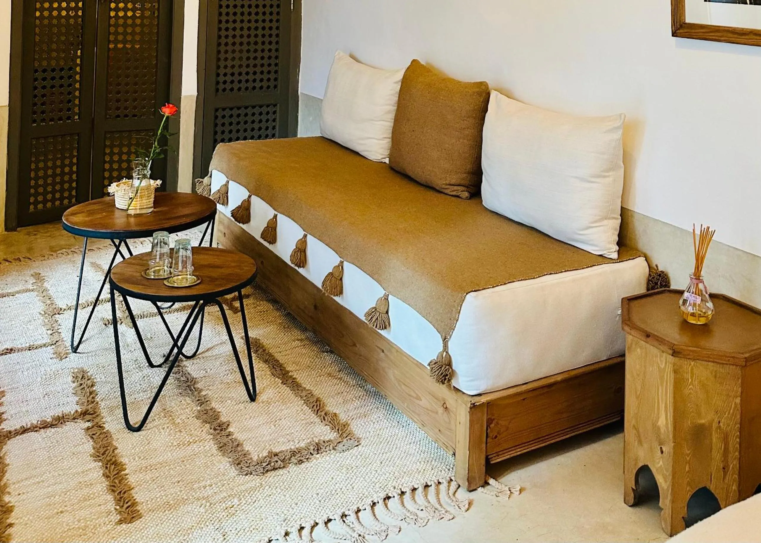 Seating area, Bed in Riad Jardin Des Sens & Spa