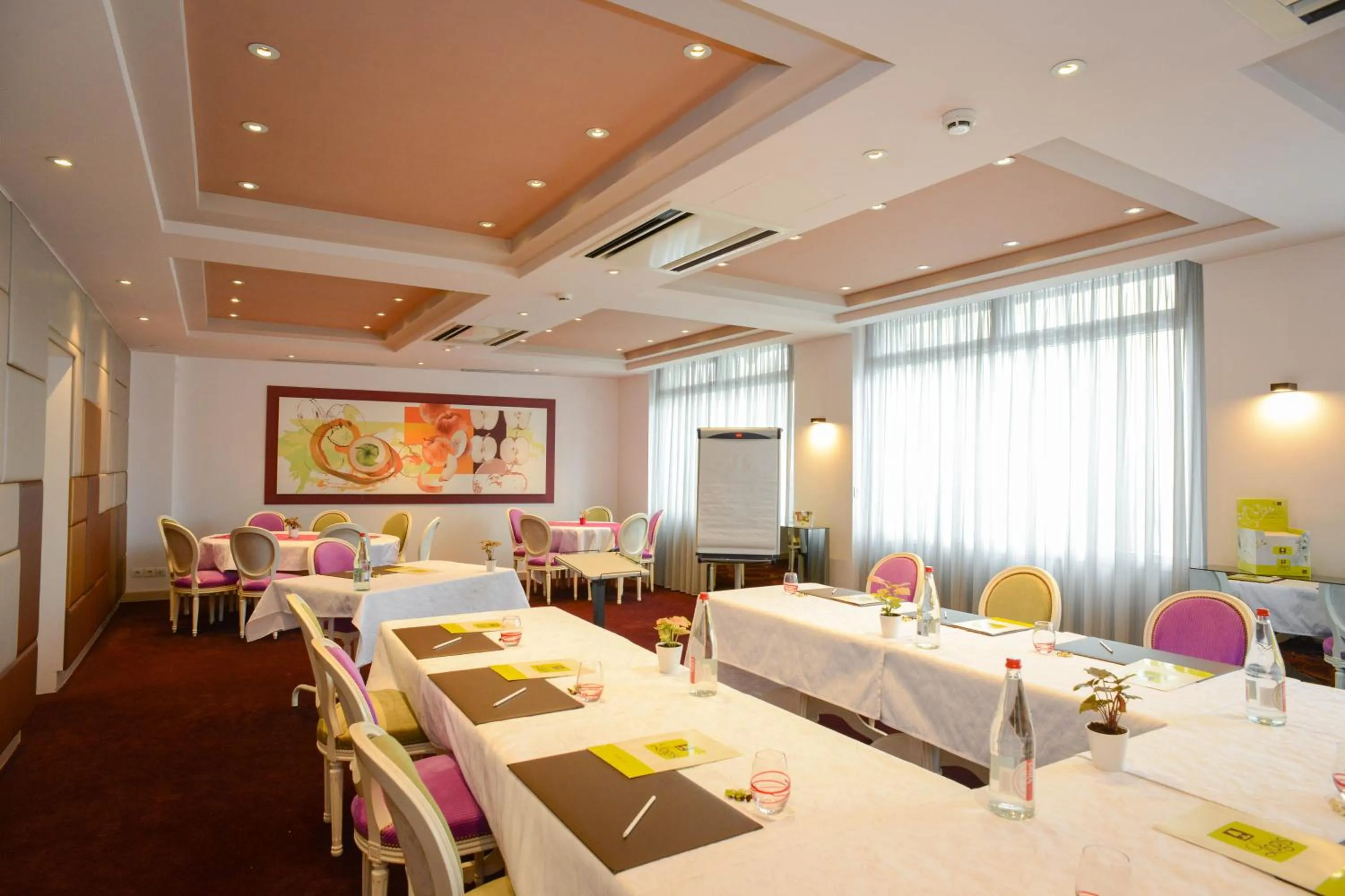 Restaurant/places to eat in Logis Hôtel Restaurant Le Fruitier