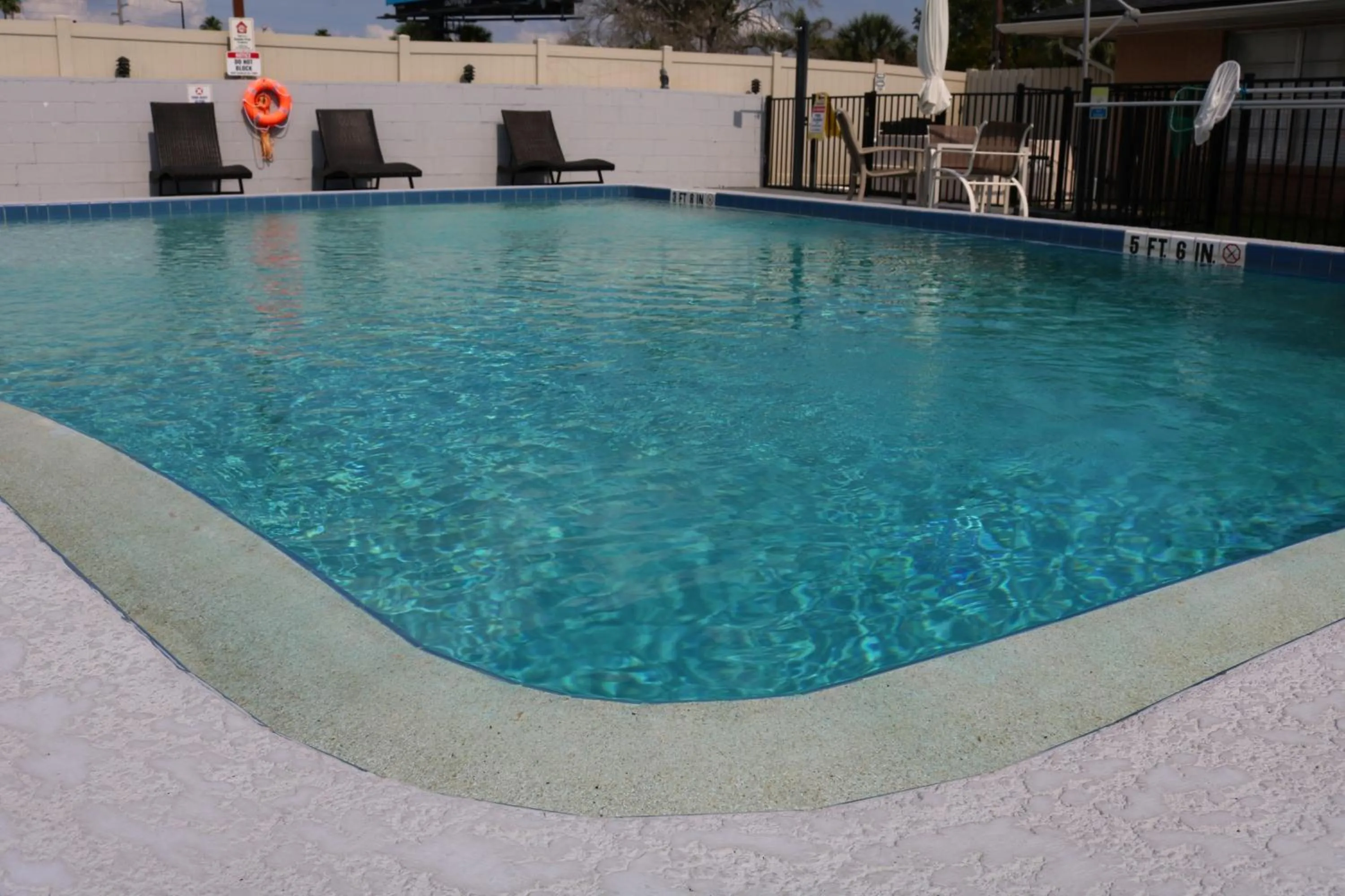 Swimming pool in Magic Key - Near Disney