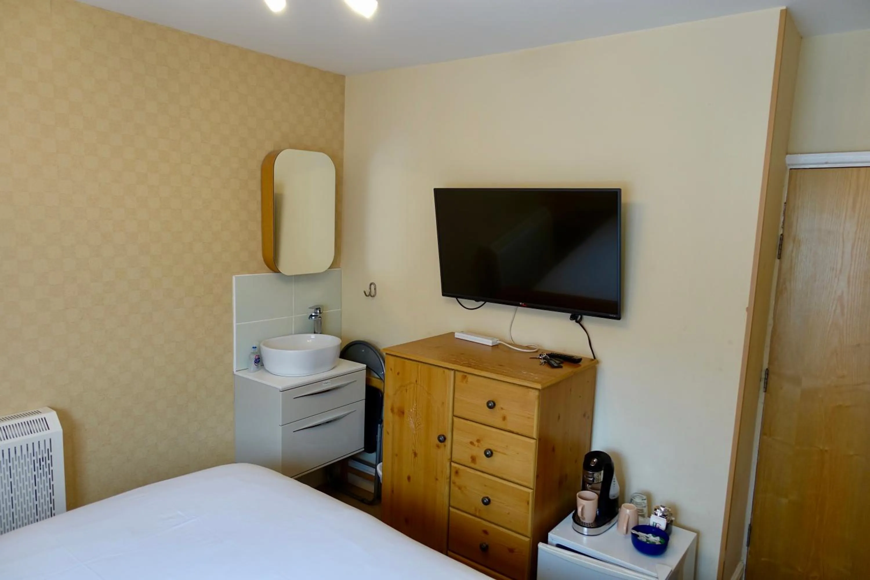 Bed in Abinger Guest House