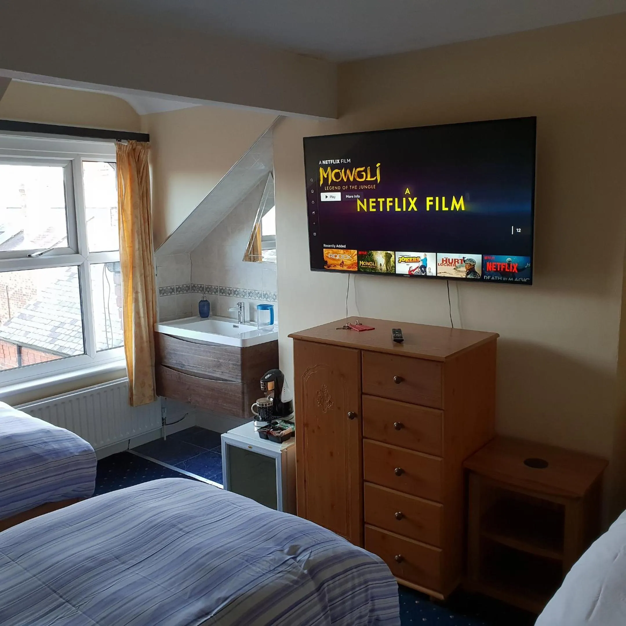 Bed in Abinger Guest House