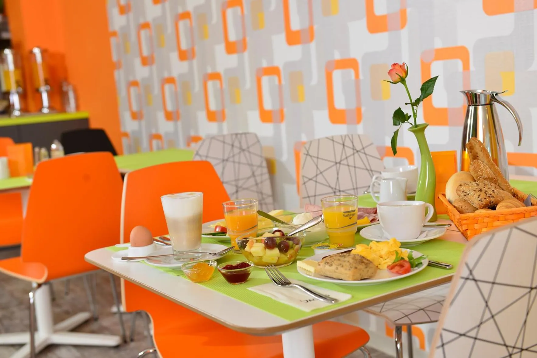 Buffet breakfast in SleepySleepy Hotel Gießen