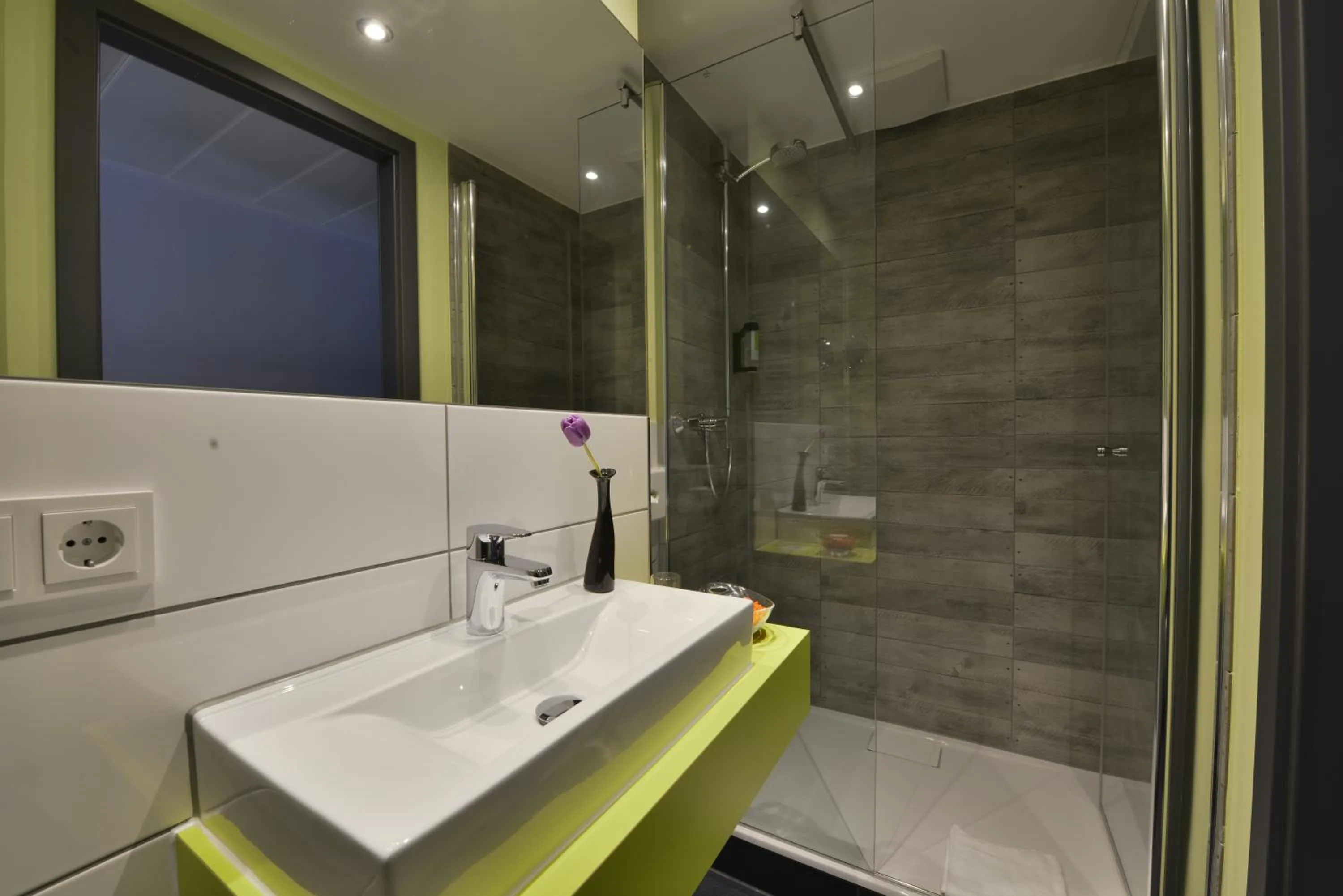 Toilet in SleepySleepy Hotel Gießen