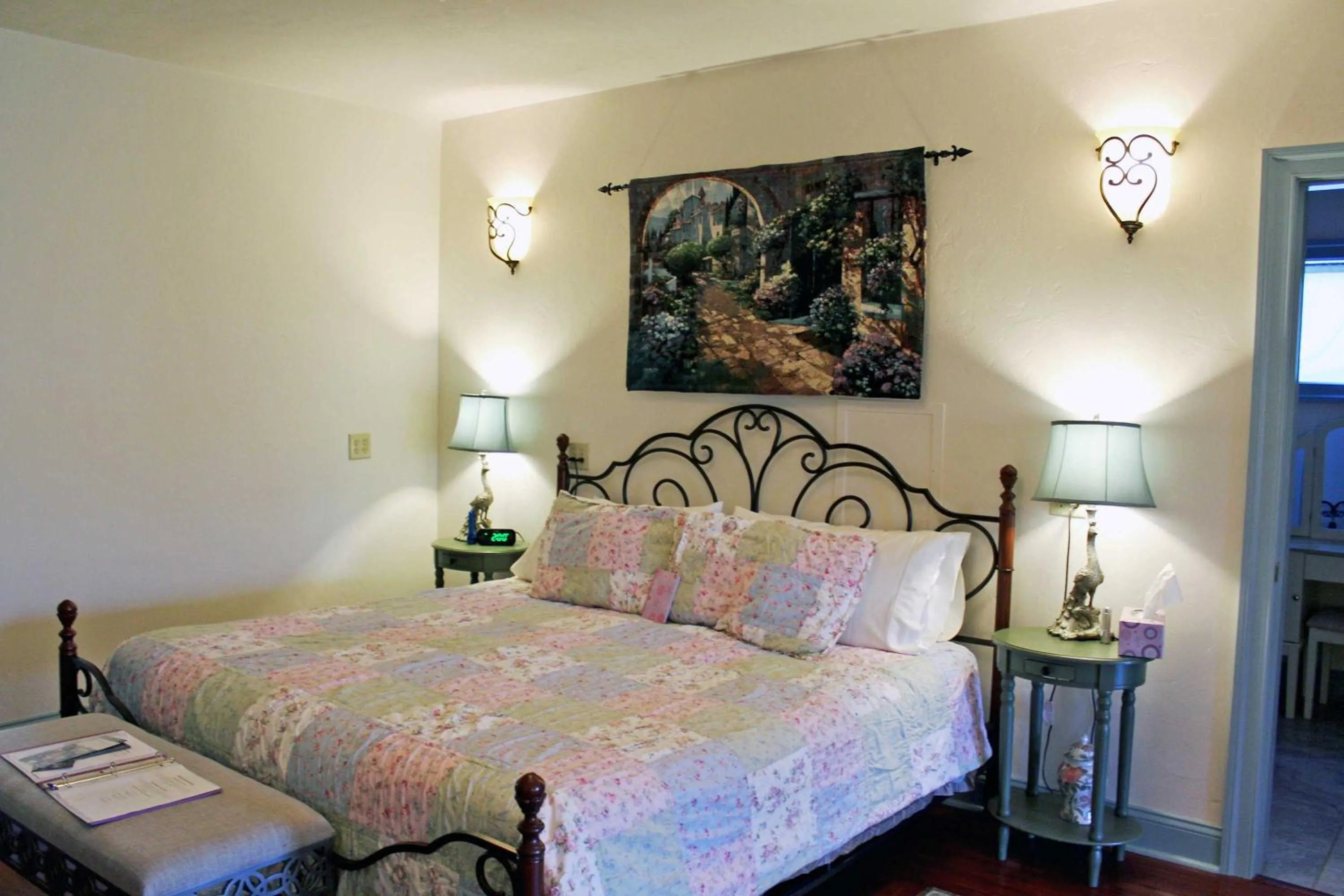 Photo of the whole room, Bed in Gettysburg Battlefield Bed & Breakfast Inn