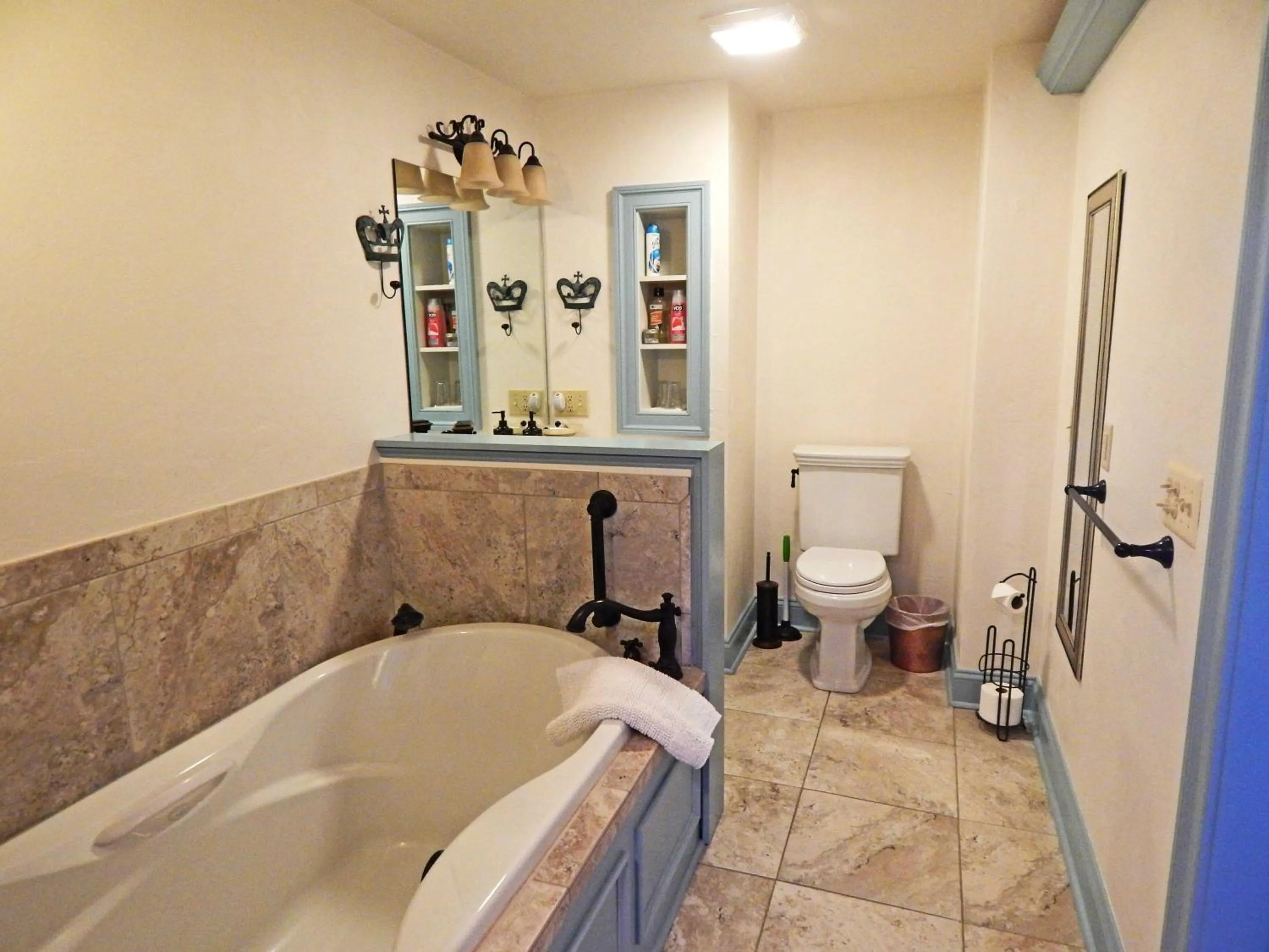 Bathroom in Gettysburg Battlefield Bed & Breakfast Inn