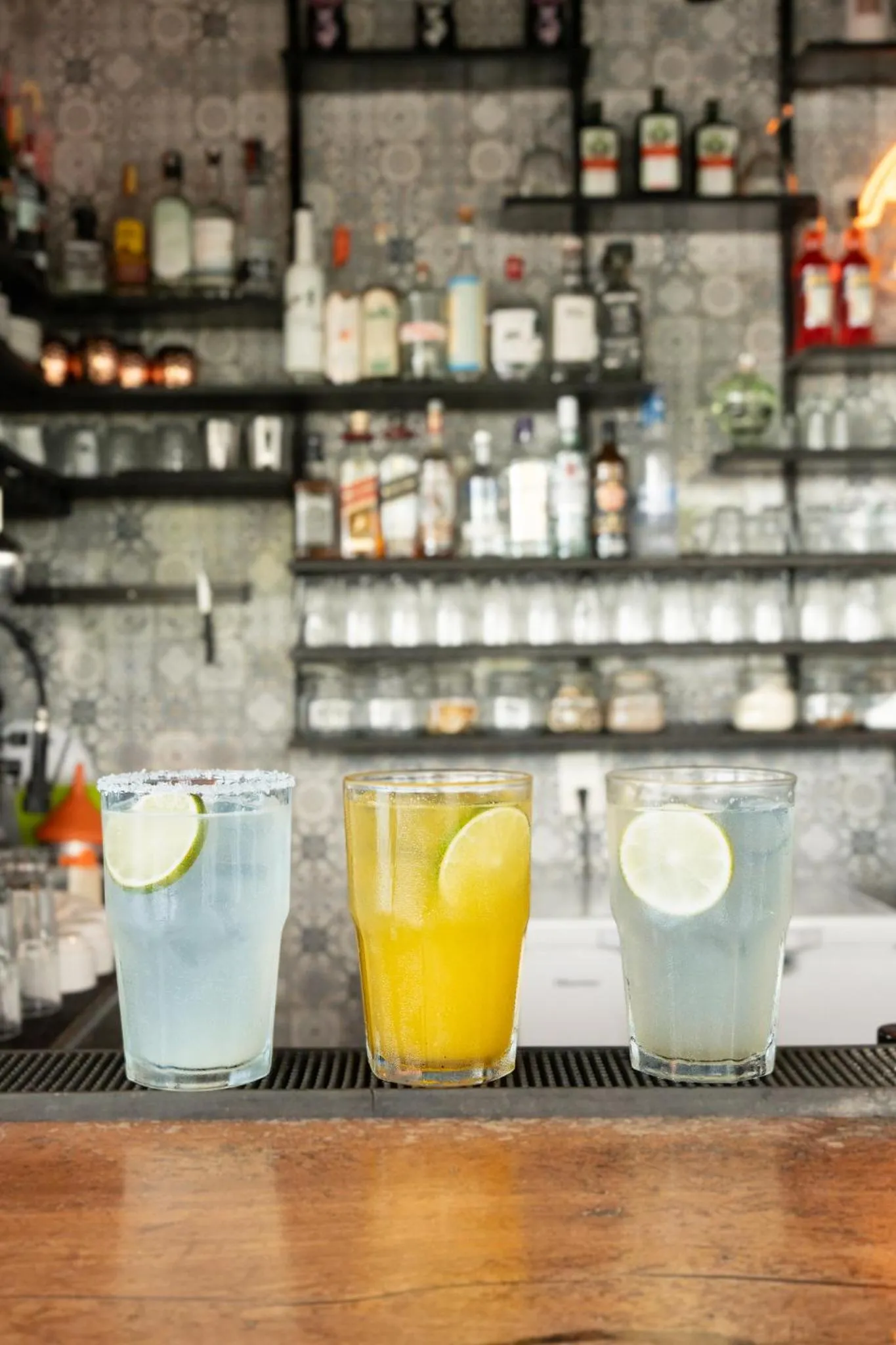 Food and drinks in The Yak Lake House - Hostal Bacalar