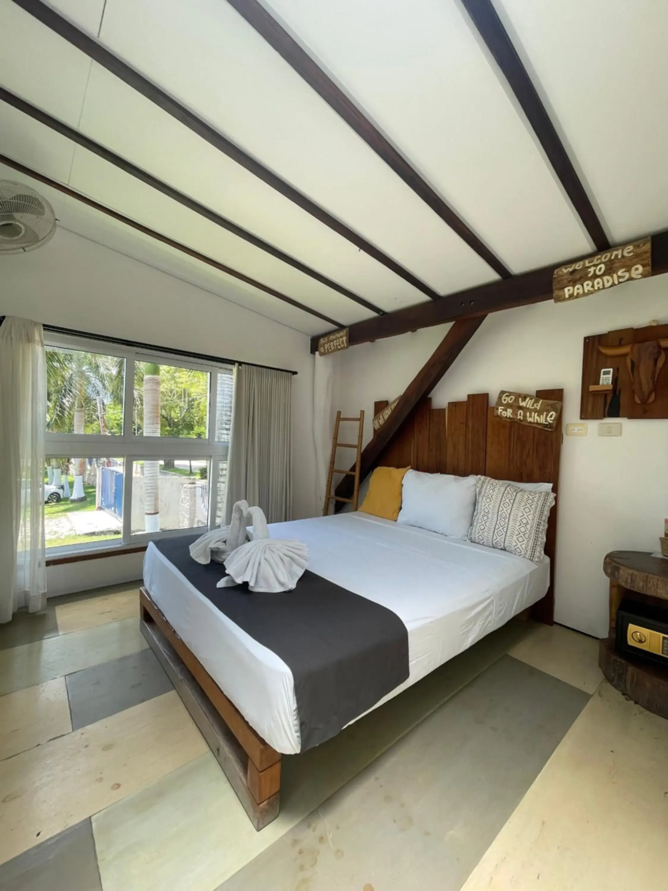 Double Room with Lake View in The Yak Lake House - Hostal Bacalar Double Room with Lake View in The Yak Lake House - Hostal Bacalar