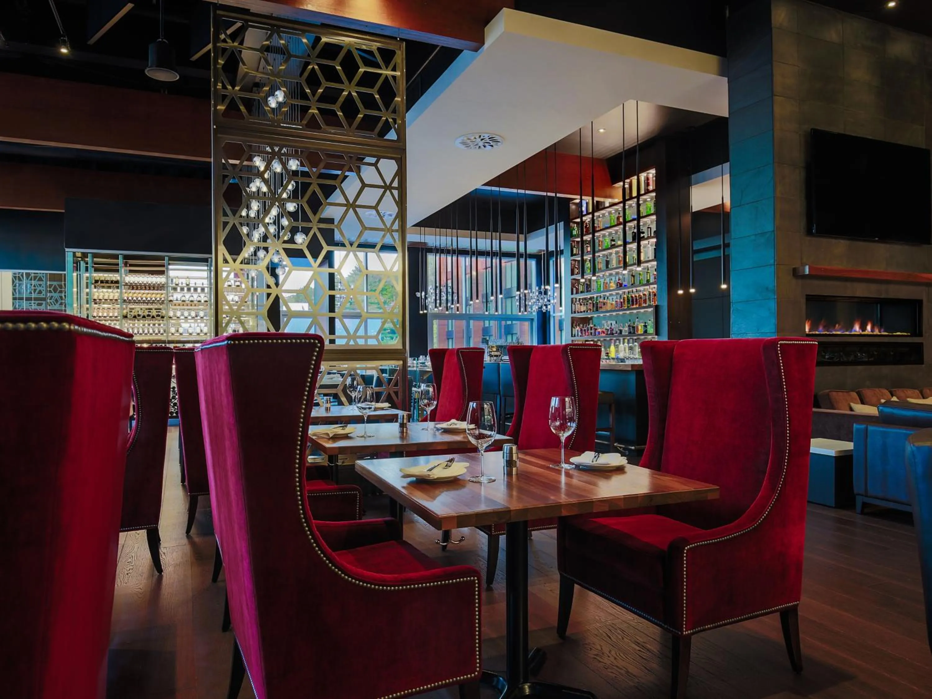 Restaurant/places to eat in OTL Gouverneur Sherbrooke