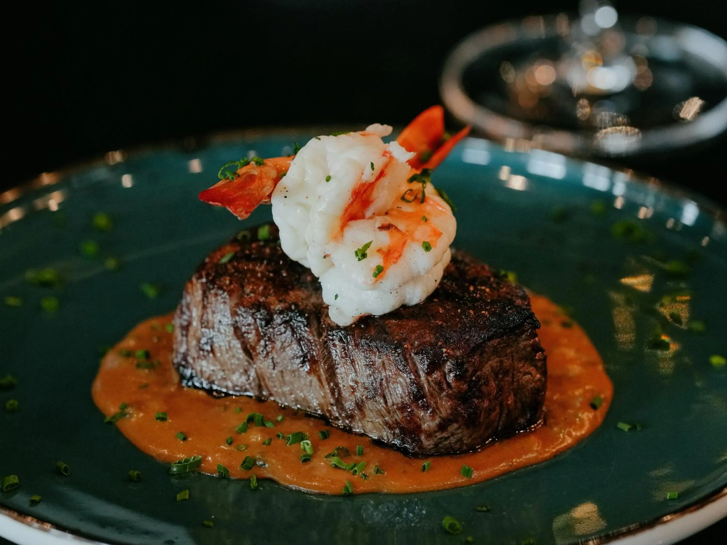 Restaurant/places to eat in OTL Gouverneur Sherbrooke