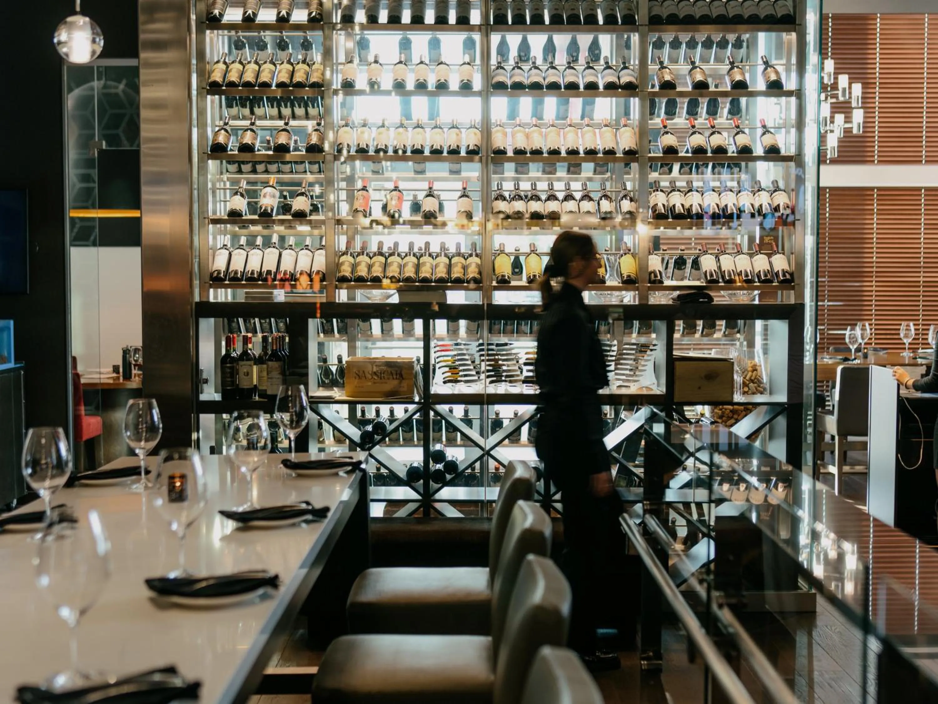 Restaurant/places to eat in OTL Gouverneur Sherbrooke