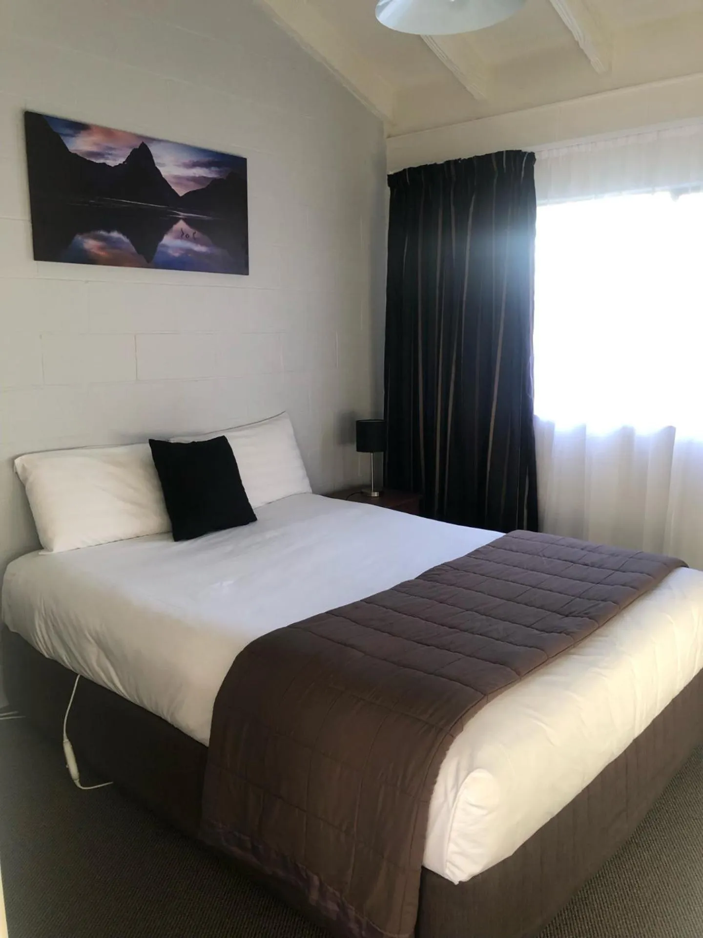 Bedroom, Bed in Rosetown Motel
