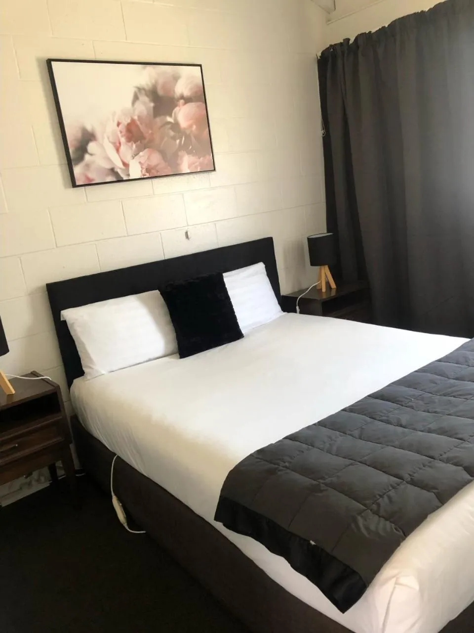 Bedroom, Bed in Rosetown Motel
