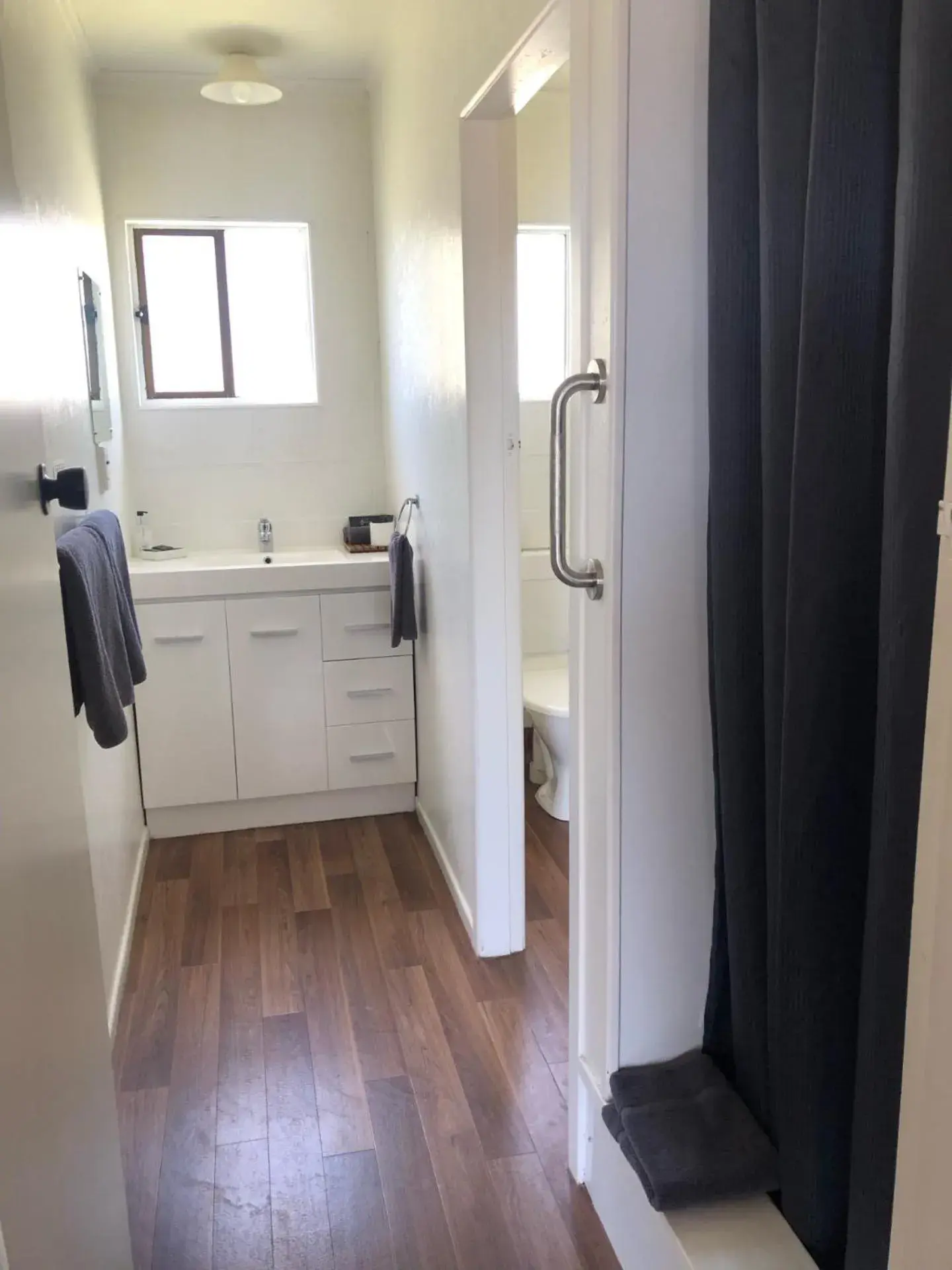 Comfort Triple Room with Shower in Rosetown Motel Comfort Triple Room with Shower in Rosetown Motel