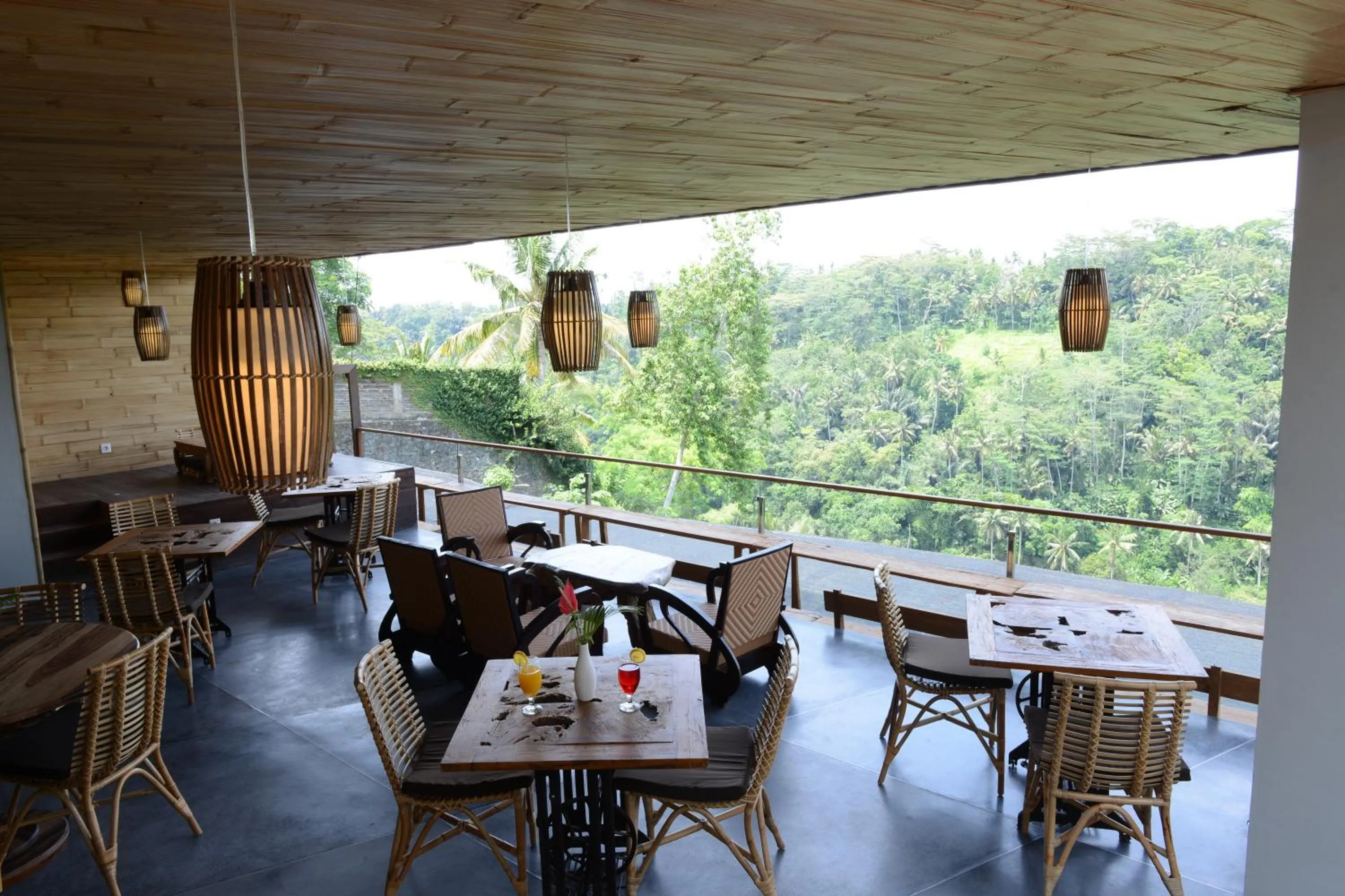 Restaurant/places to eat in Ayuterra Resort