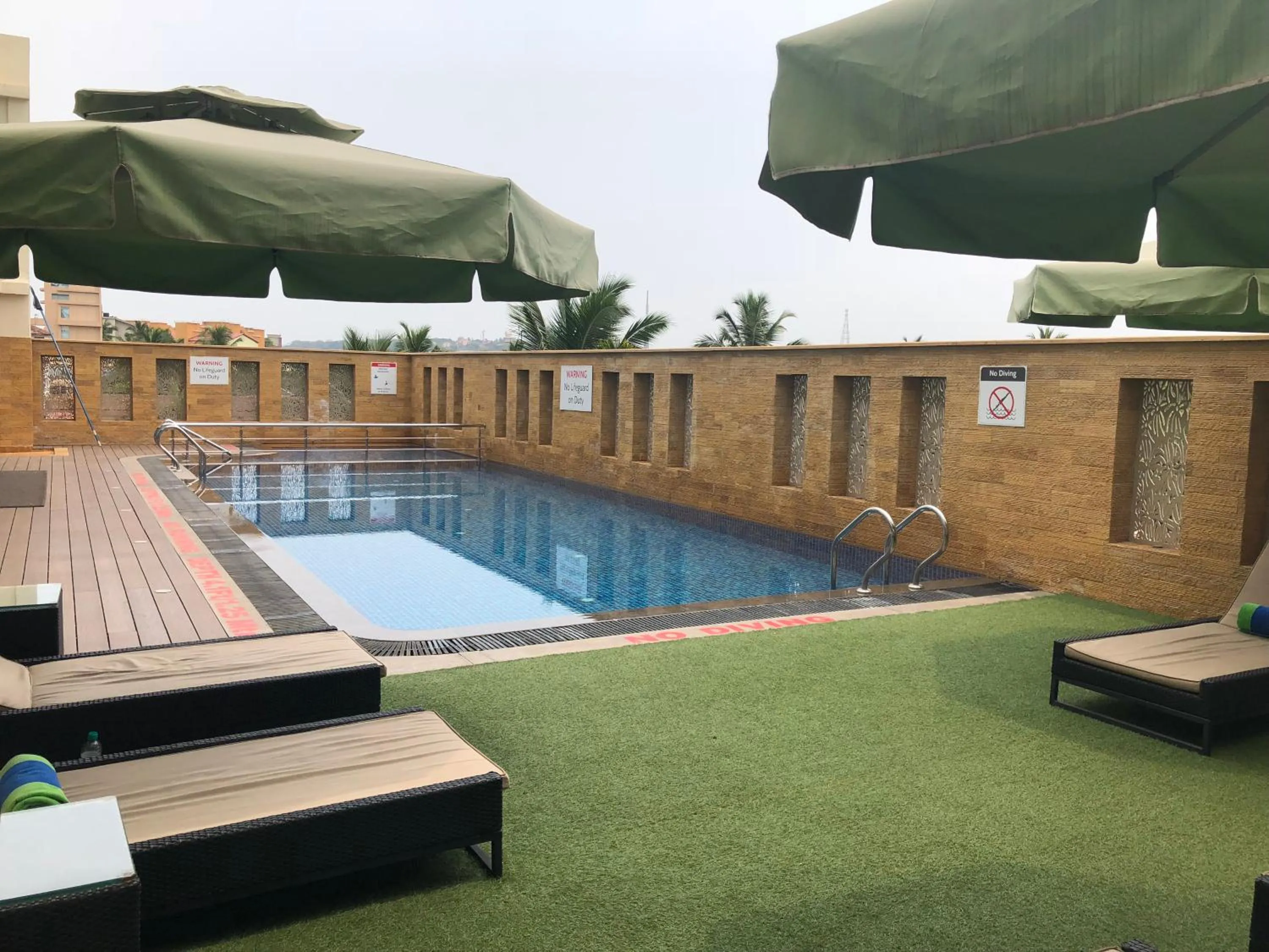 Swimming pool in Fortune Miramar, Goa - Member ITC Hotels' Group
