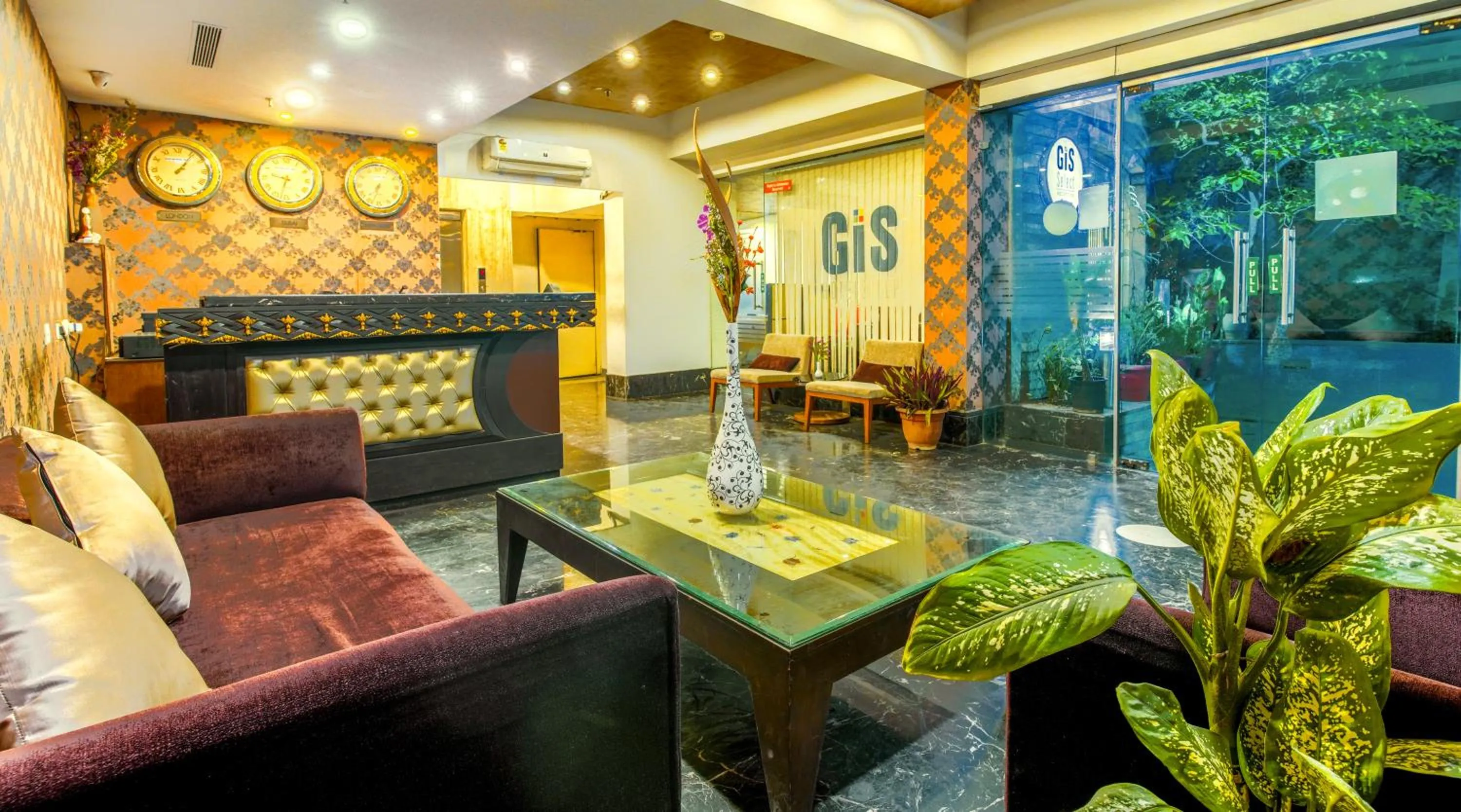 Lobby or reception in Gis Select Banjara Hill
