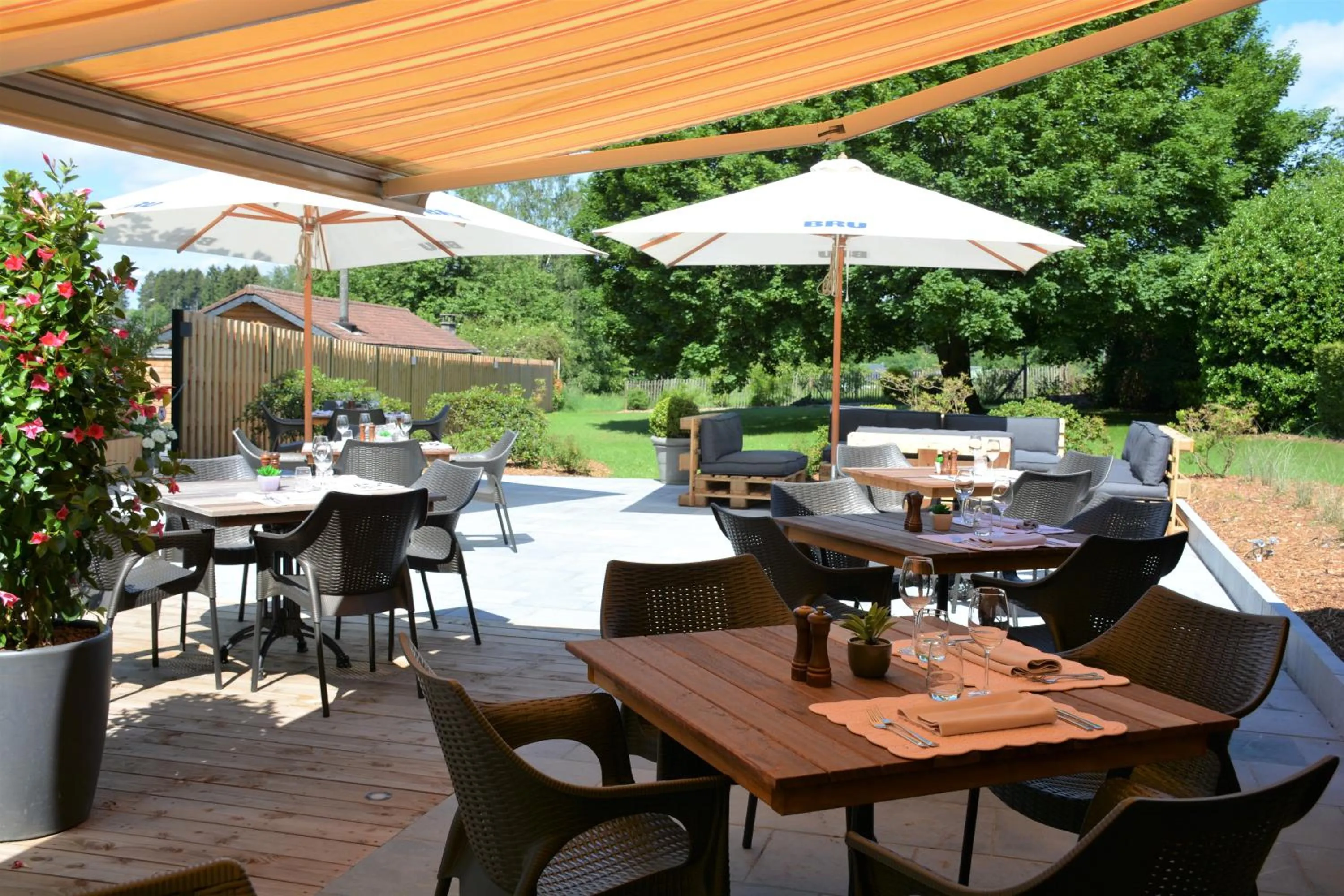 Patio in Auberge la Hutte Lurette