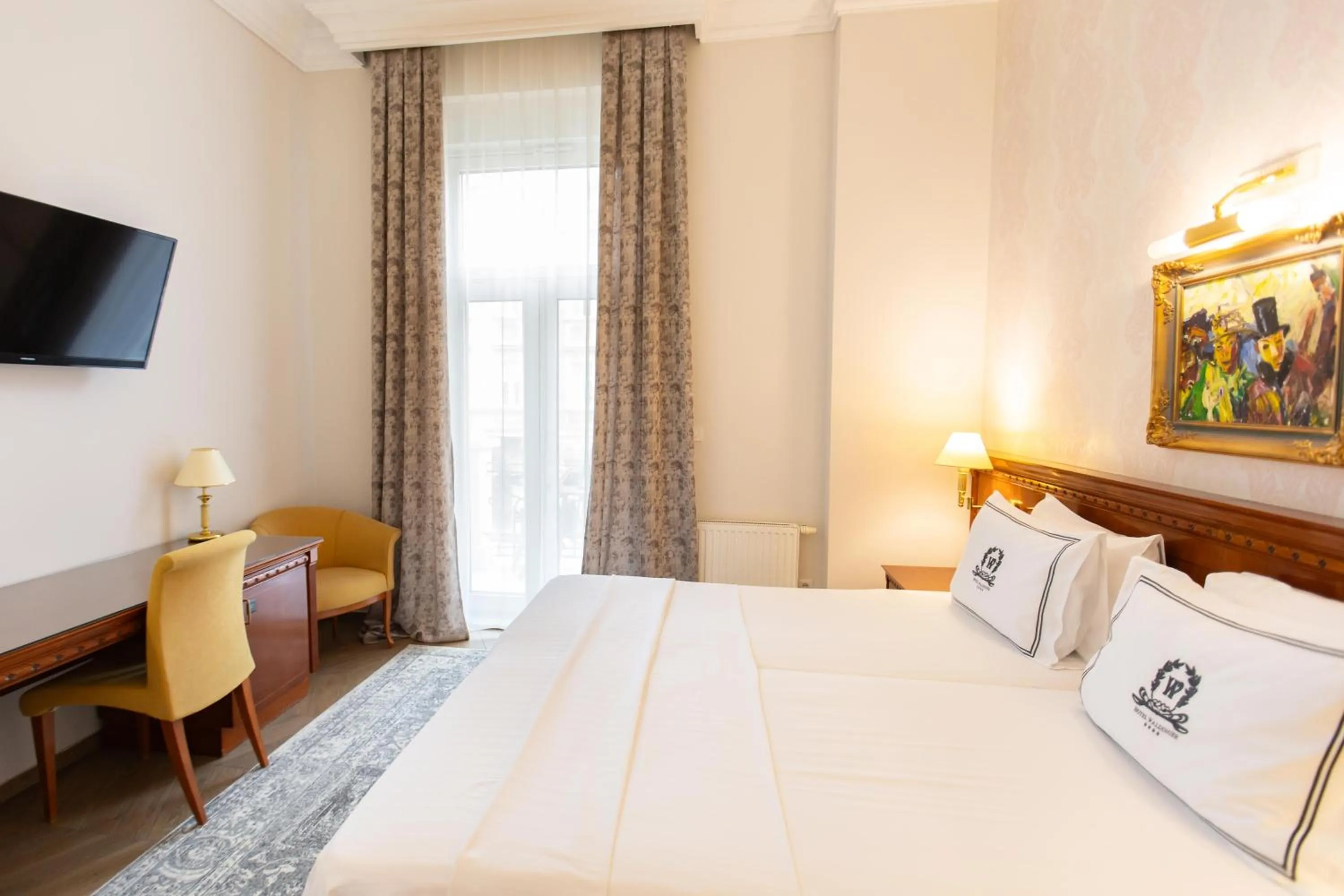 Seating area, Bed in Hotel Waldinger