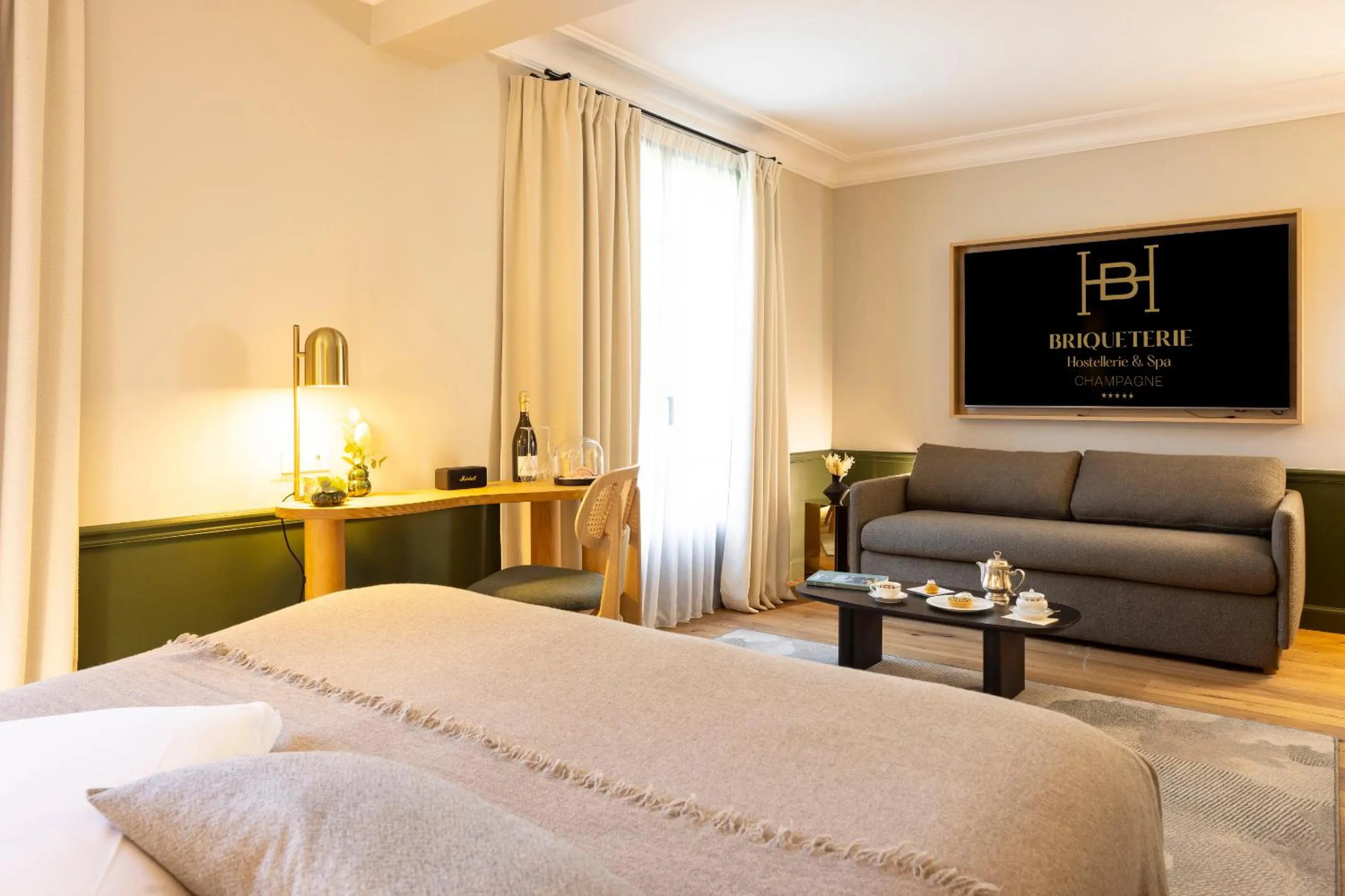 TV and multimedia, Bed in Briqueterie Champagne, A Beauvallon Hotel & Spa