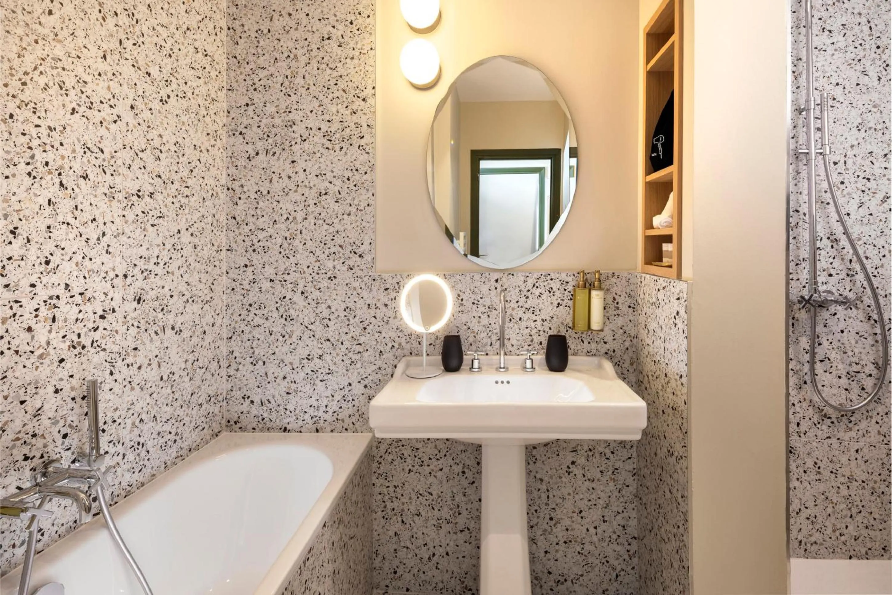 Shower in Briqueterie Champagne, A Beauvallon Hotel & Spa