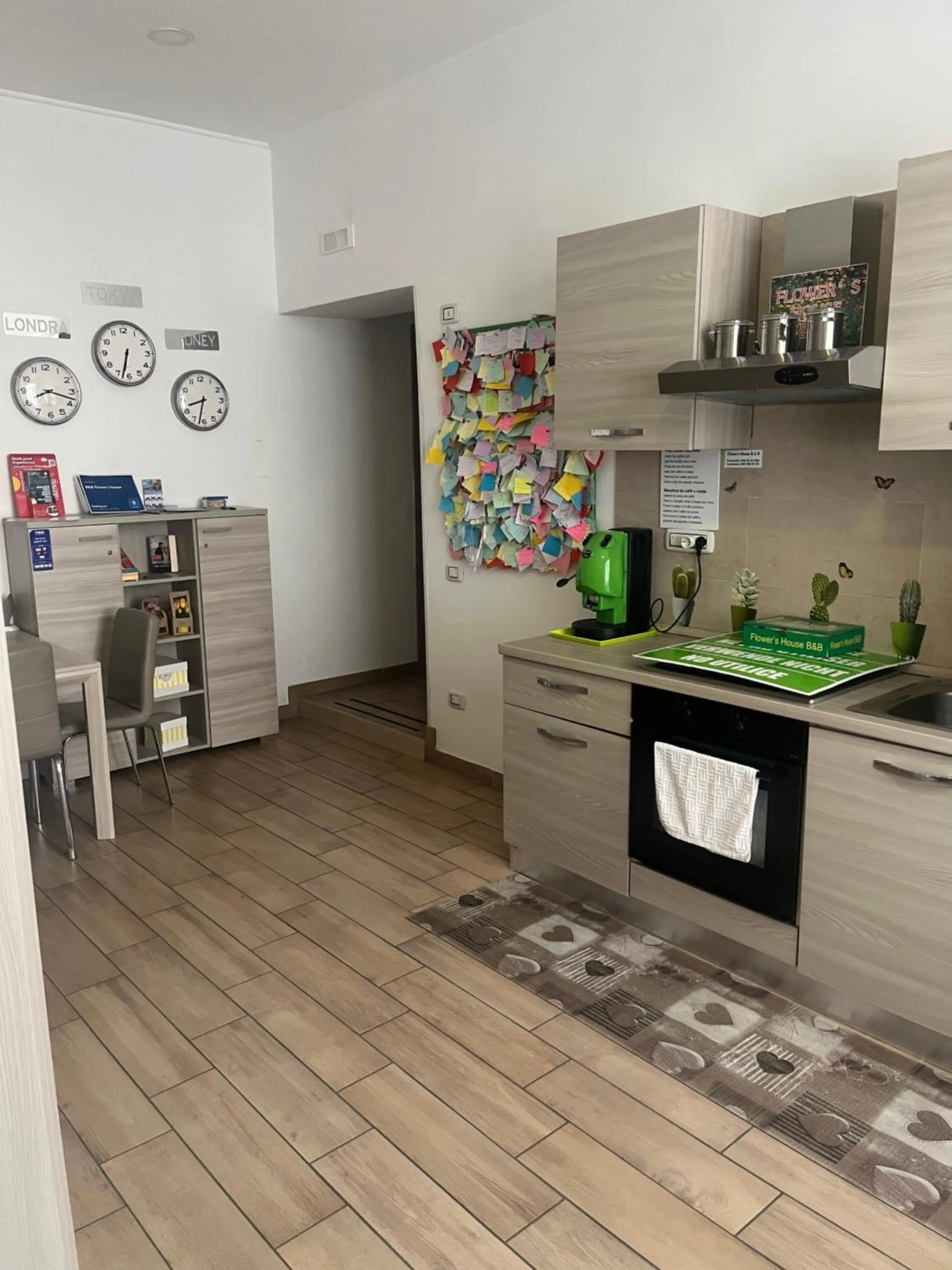 Breakfast in B&B Flower's House