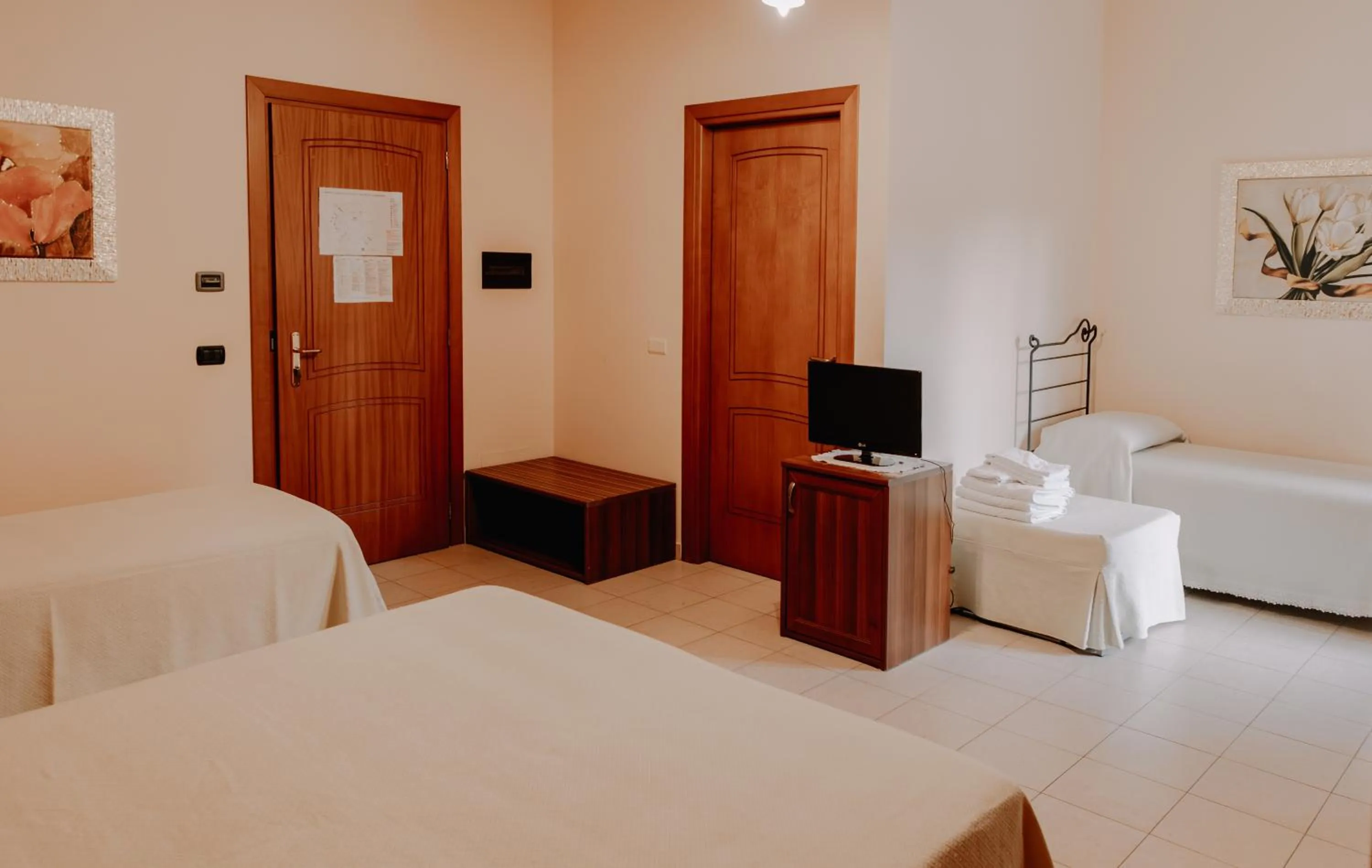 Bed in San Raffaele Hotel Restaurant & Resort