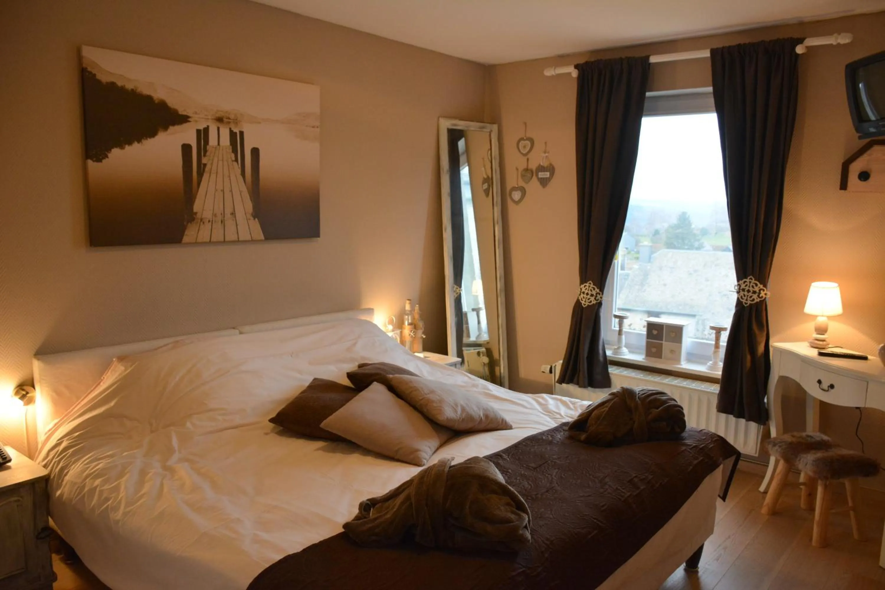 Day, Bed in Auberge Le Relais