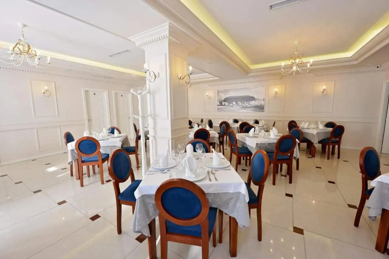 Restaurant/places to eat in Alis Hotel