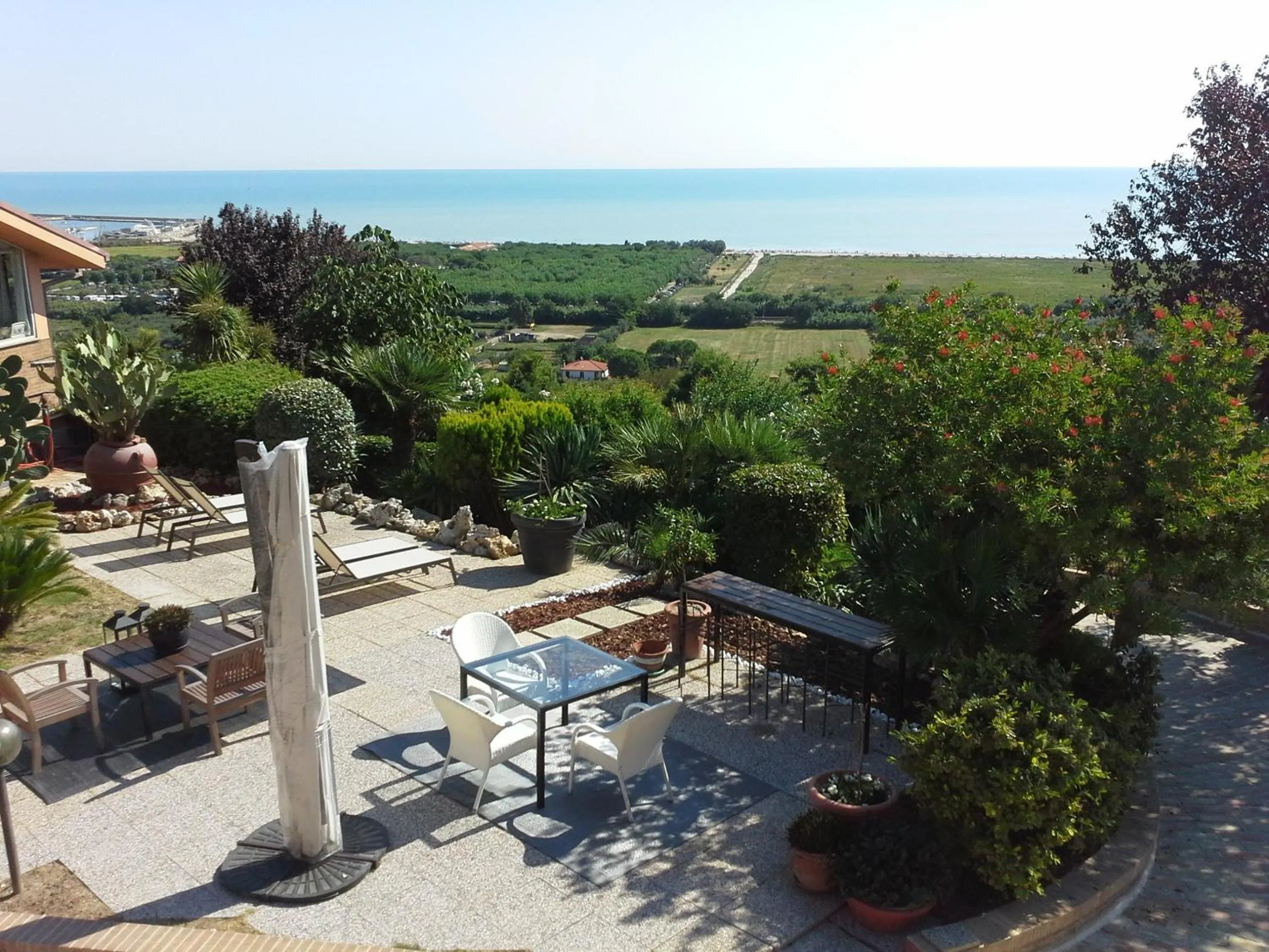 Patio in B&B La Casa di Era